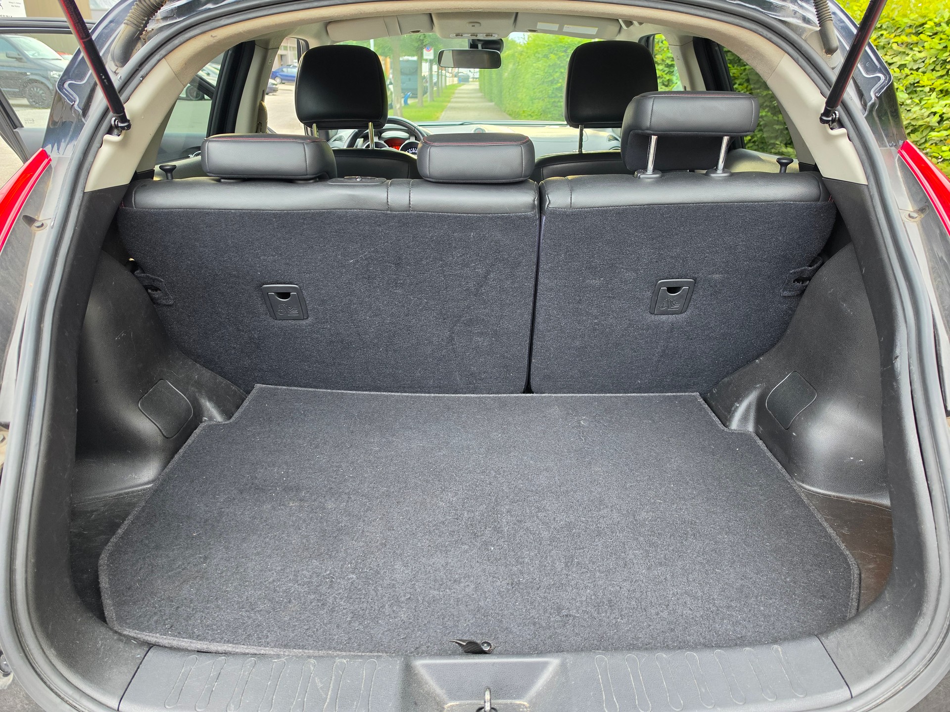 NISSAN Juke 1.6 DIG-T tekna 4x4 Xtronic M-CVT-image-10