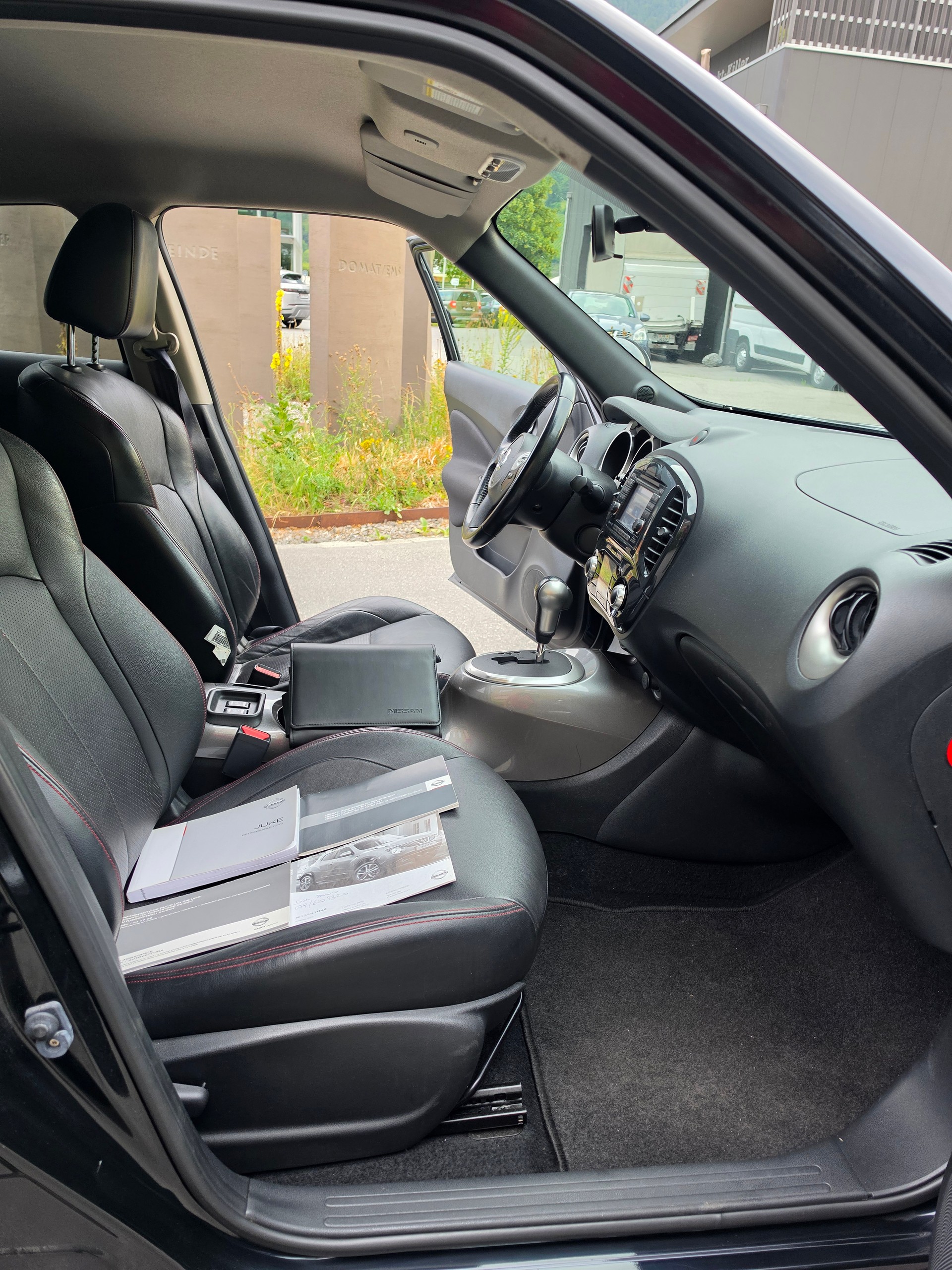 NISSAN Juke 1.6 DIG-T tekna 4x4 Xtronic M-CVT-image-12