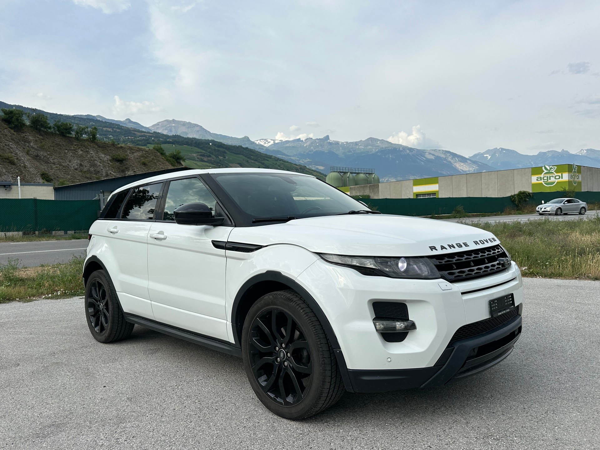 LAND ROVER Range Rover Evoque 2.0 Si4 Pure AT9-image-0