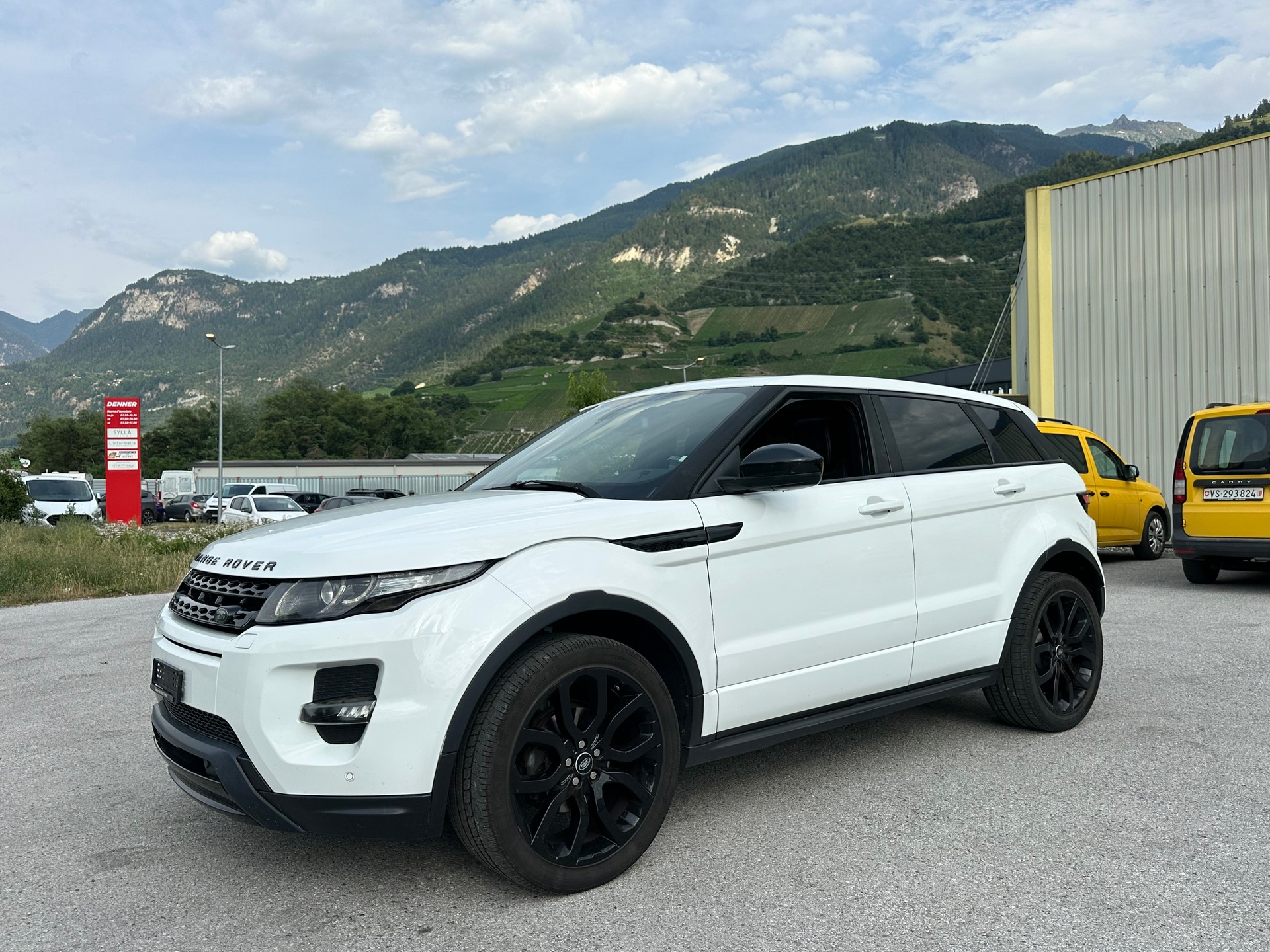 LAND ROVER Range Rover Evoque 2.0 Si4 Pure AT9-image-1