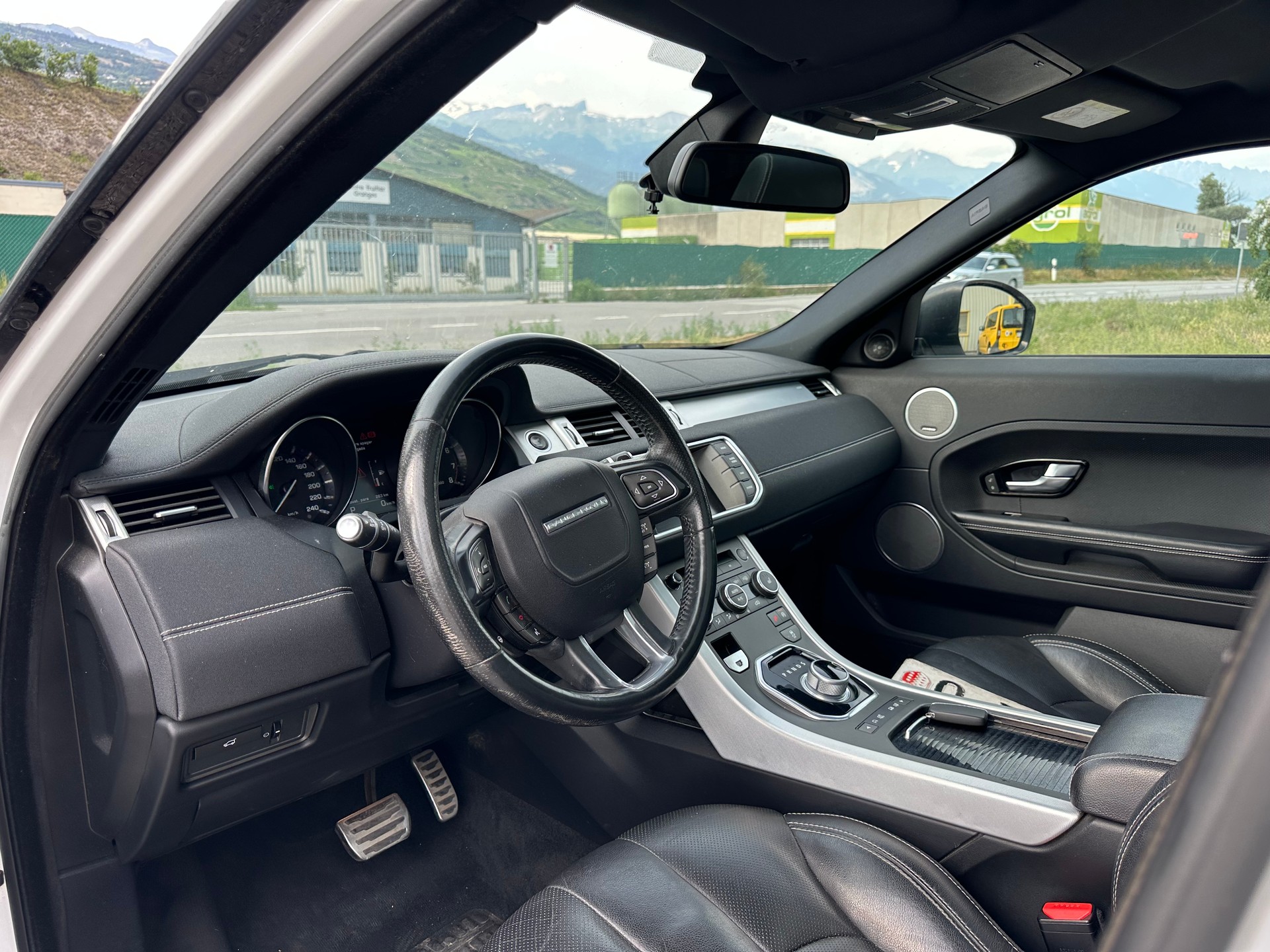 LAND ROVER Range Rover Evoque 2.0 Si4 Pure AT9-image-9