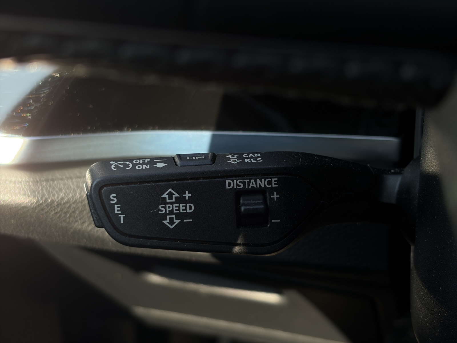 AUDI Q3 40 TFSI S line quattro S-tronic-image-15