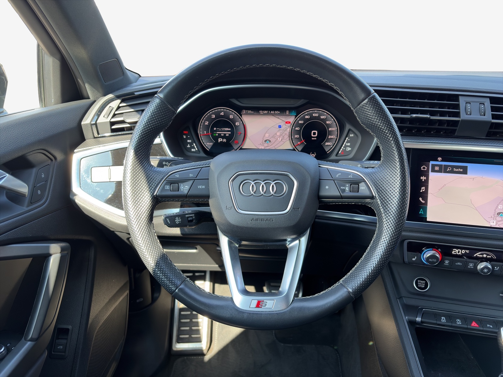 AUDI Q3 40 TFSI S line quattro S-tronic-image-9