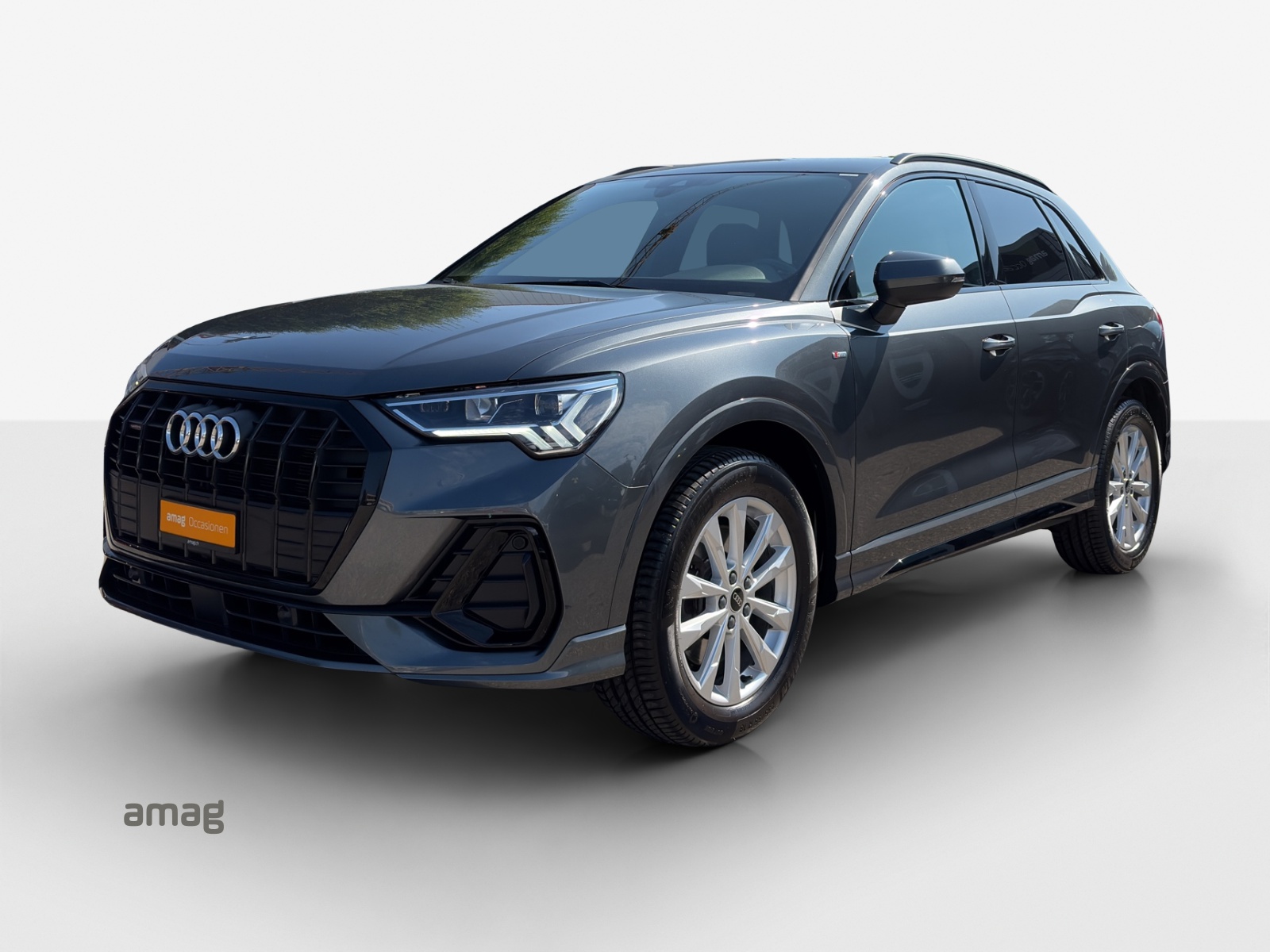 AUDI Q3 40 TFSI S line quattro S-tronic-image-0