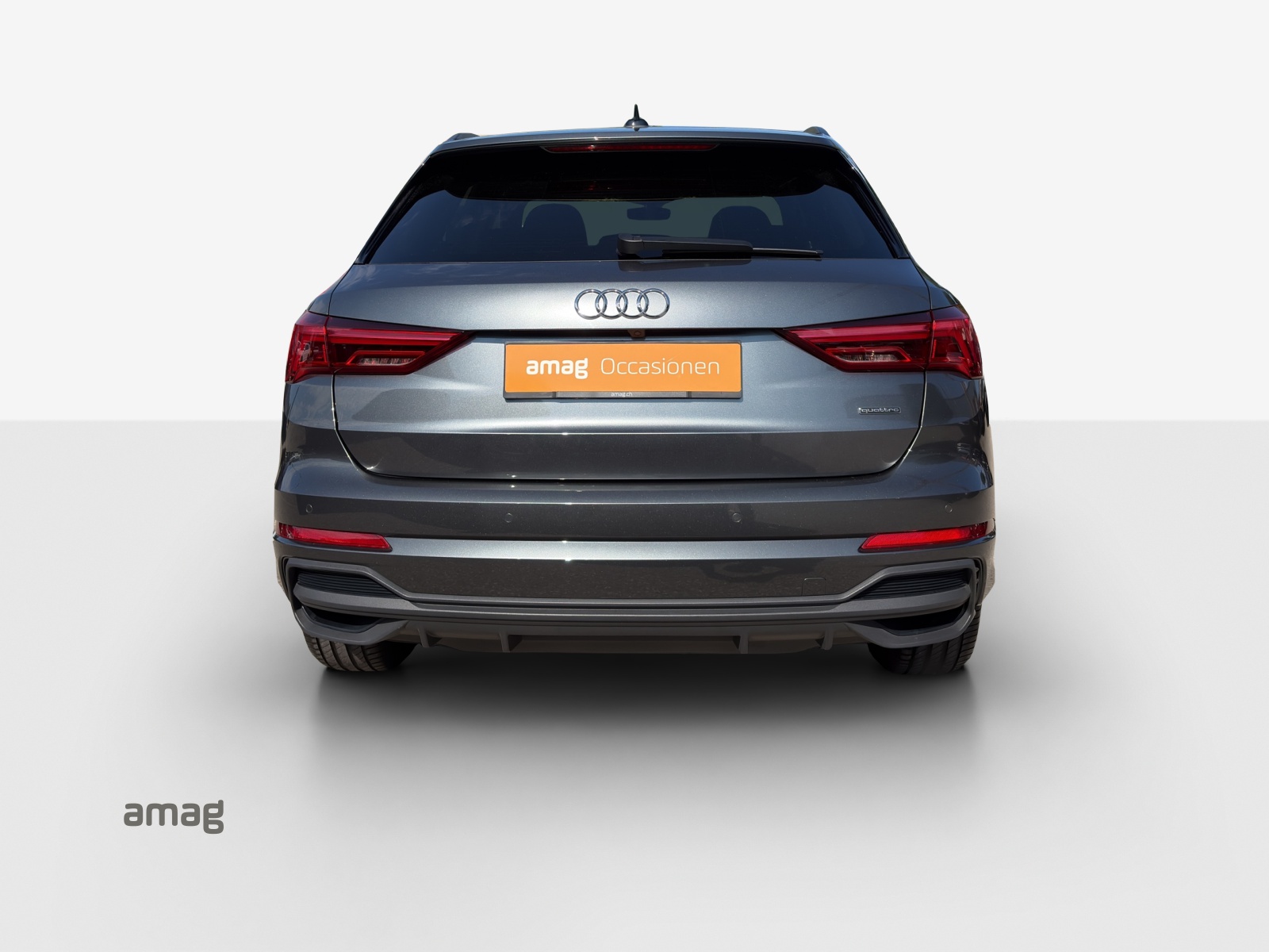 AUDI Q3 40 TFSI S line quattro S-tronic-image-3