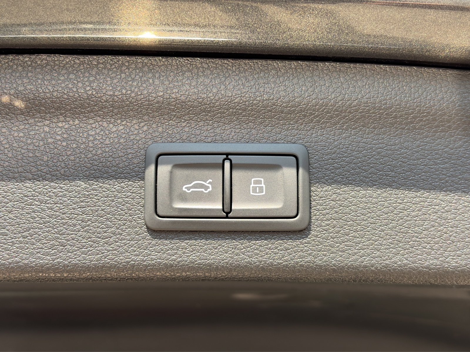AUDI Q3 40 TFSI S line quattro S-tronic-image-13