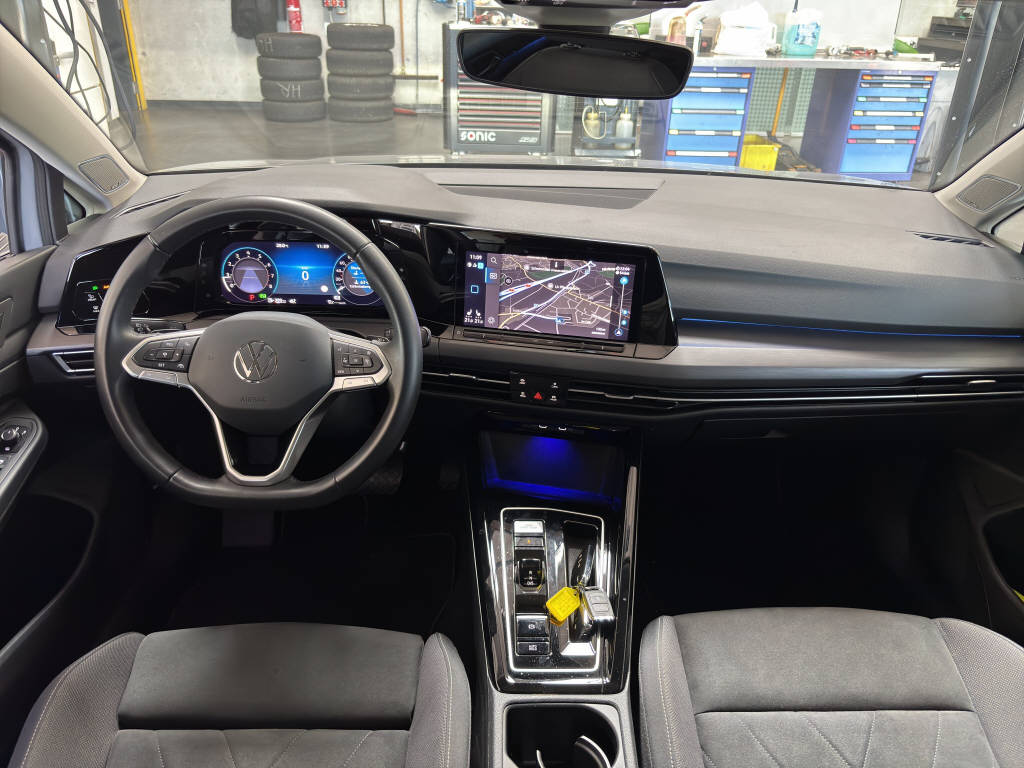 VW Golf VIII 2.0 TSI Style DSG-image-6