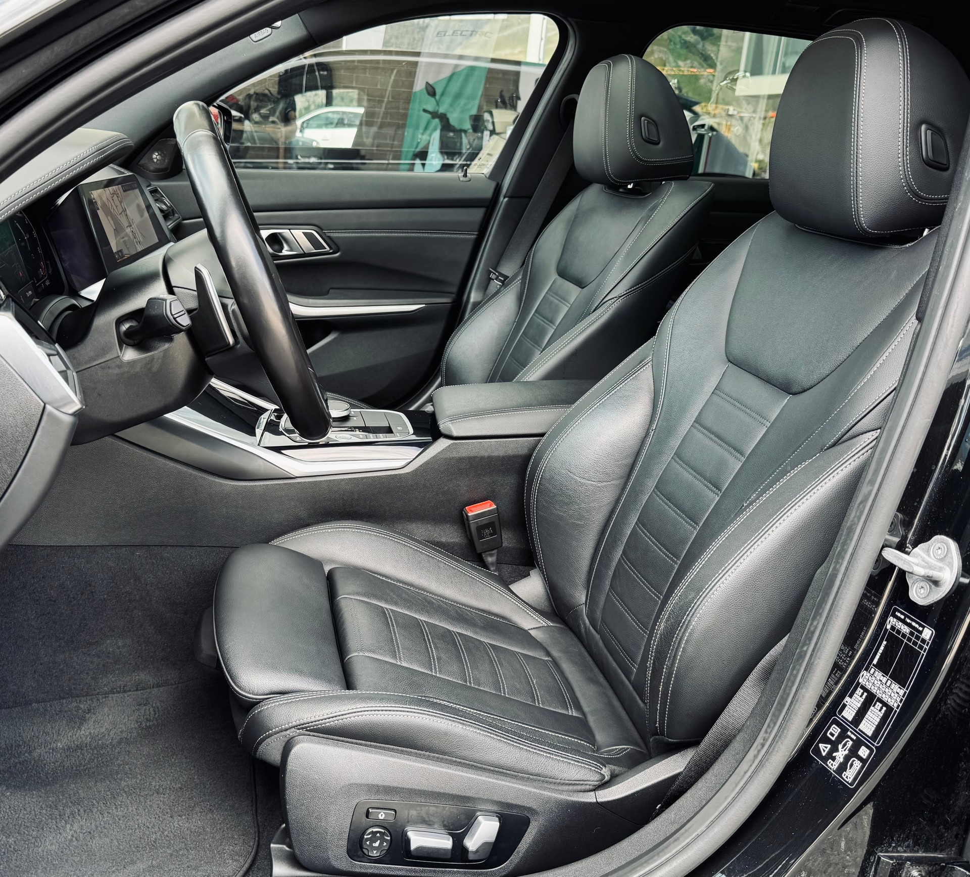 BMW M340i xDrive 48V Touring Steptronic-image-7