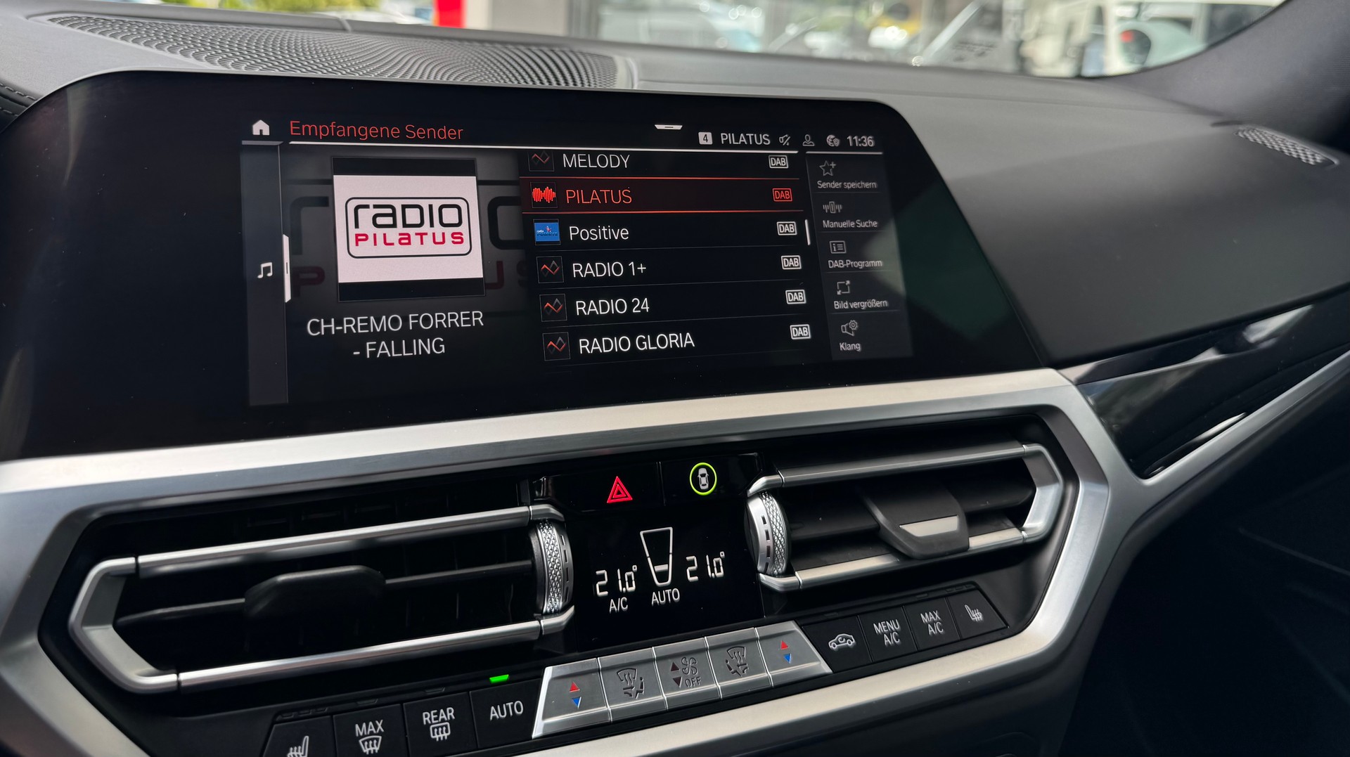 BMW M340i xDrive 48V Touring Steptronic-image-18