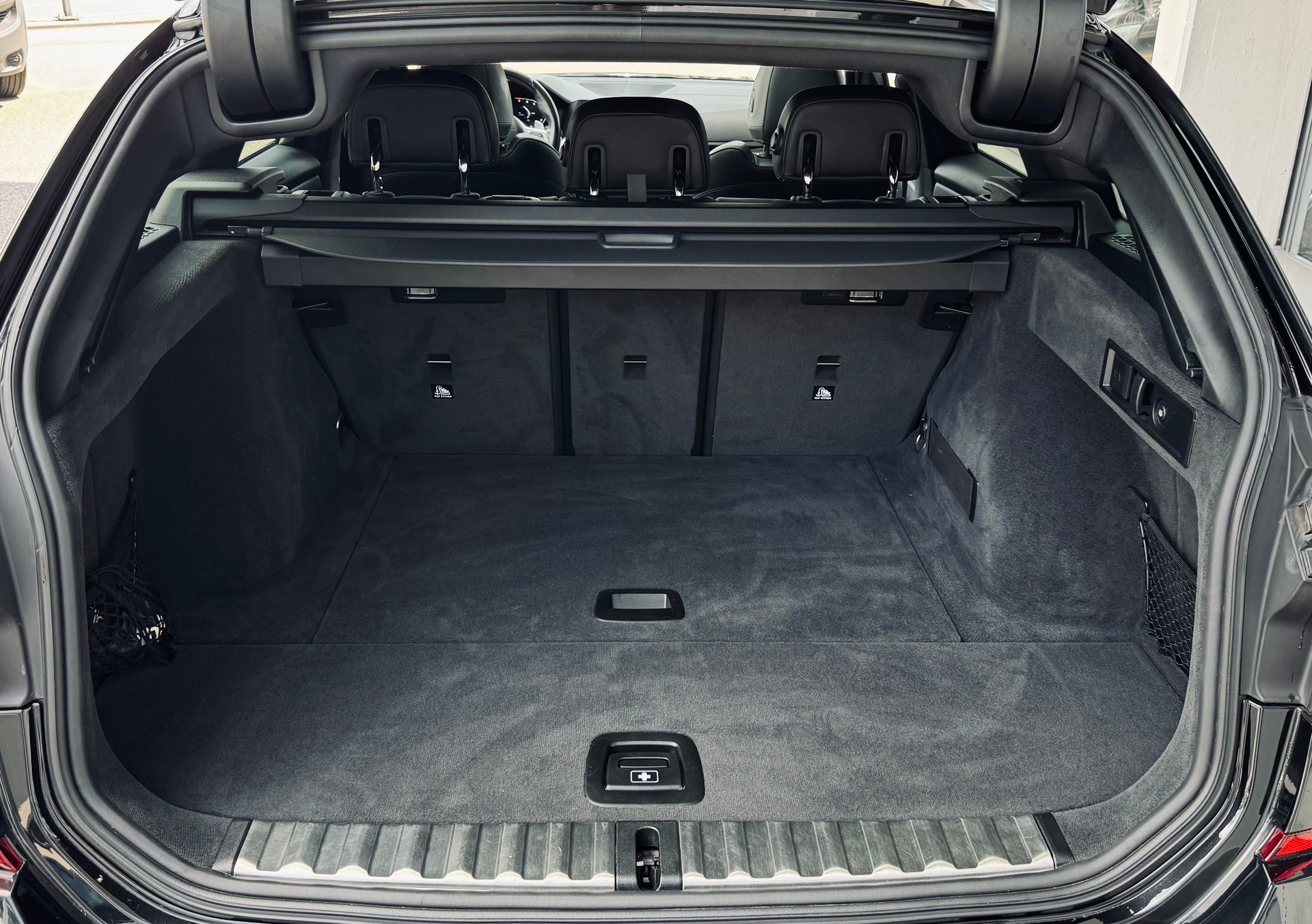 BMW M340i xDrive 48V Touring Steptronic-image-11