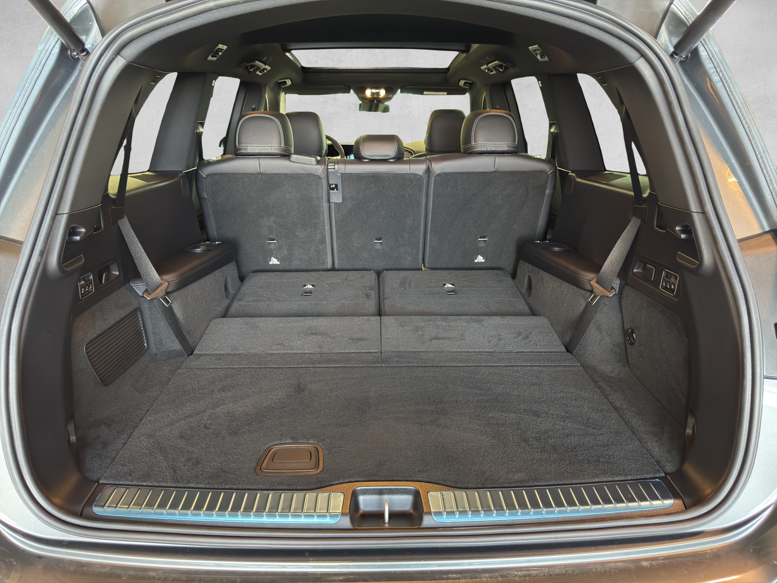 MERCEDES-BENZ GLS 450 d 4Matic 9G-Tronic-image-13