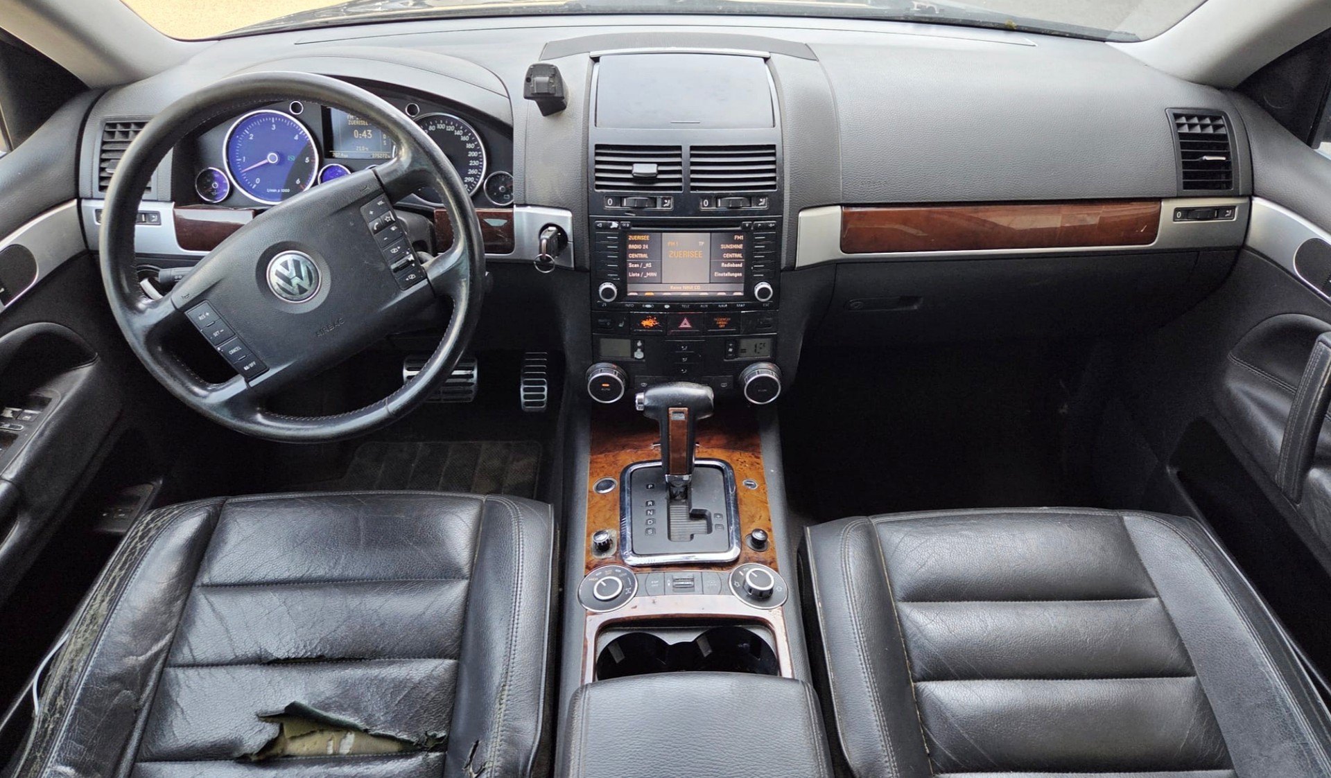 VW Touareg 5.0 TDI V10 Automatic-image-7