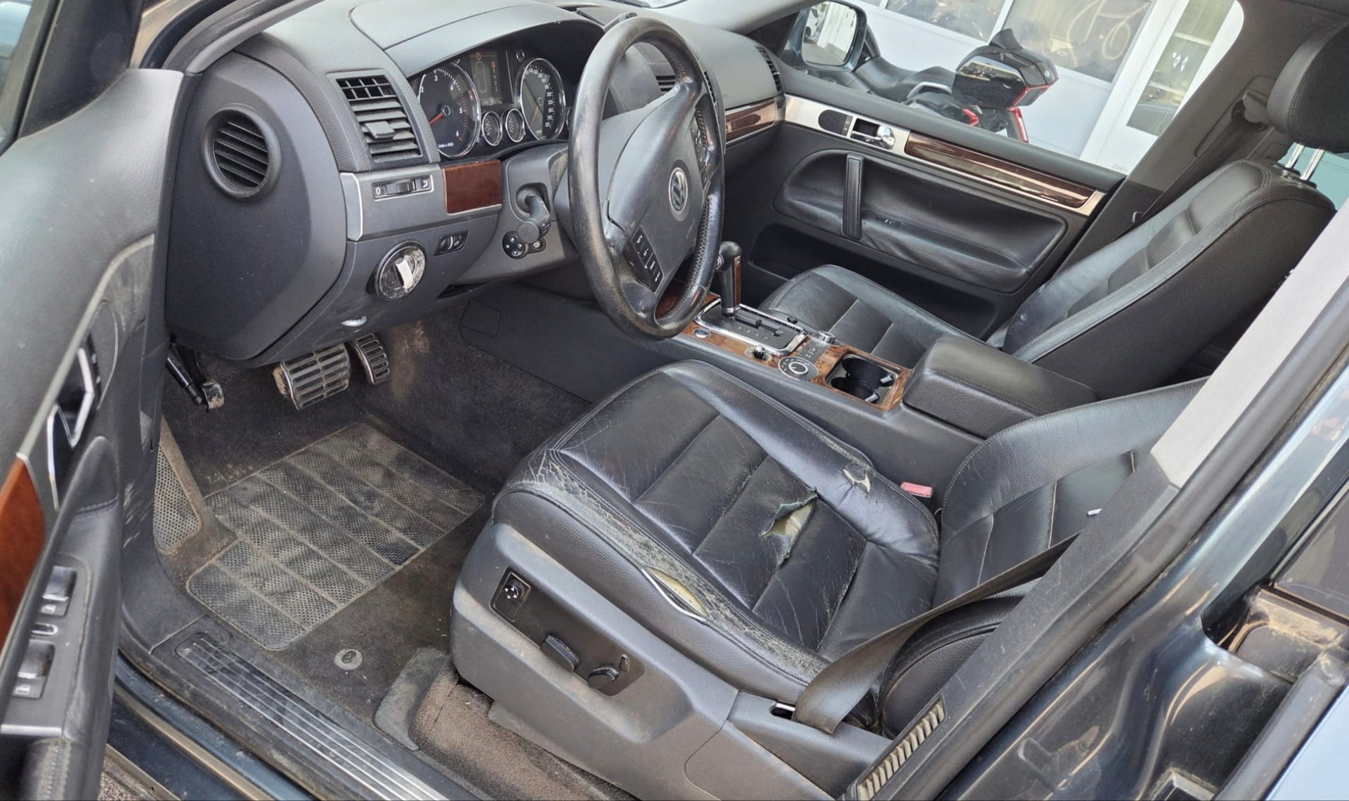 VW Touareg 5.0 TDI V10 Automatic-image-9