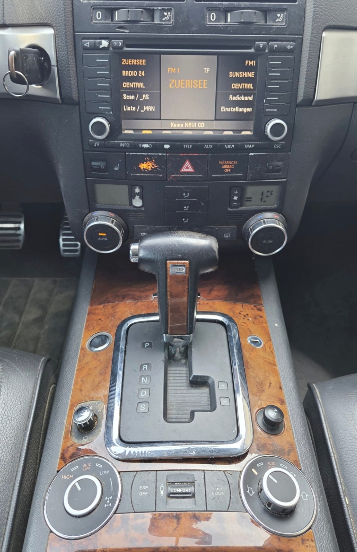 VW Touareg 5.0 TDI V10 Automatic-image-8
