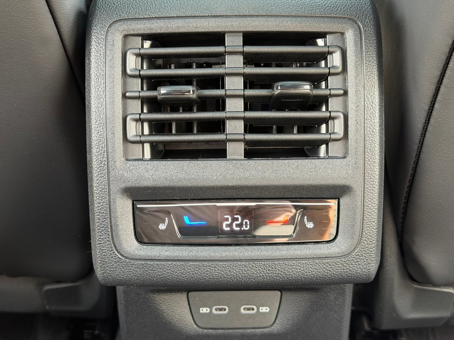VW Golf 2.0 TSI R-Line DSG 4 Motion-image-13
