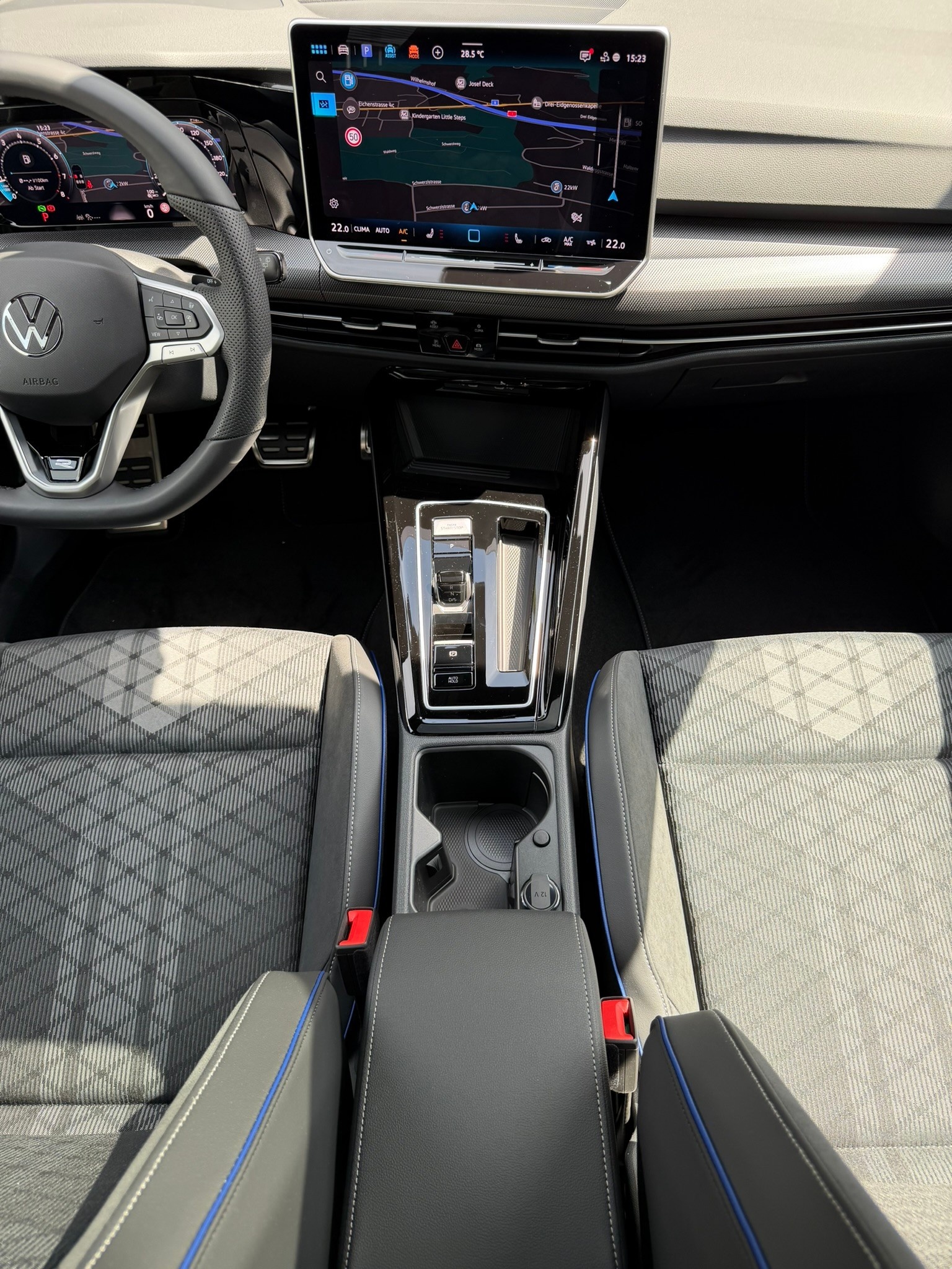 VW Golf 2.0 TSI R-Line DSG 4 Motion-image-10