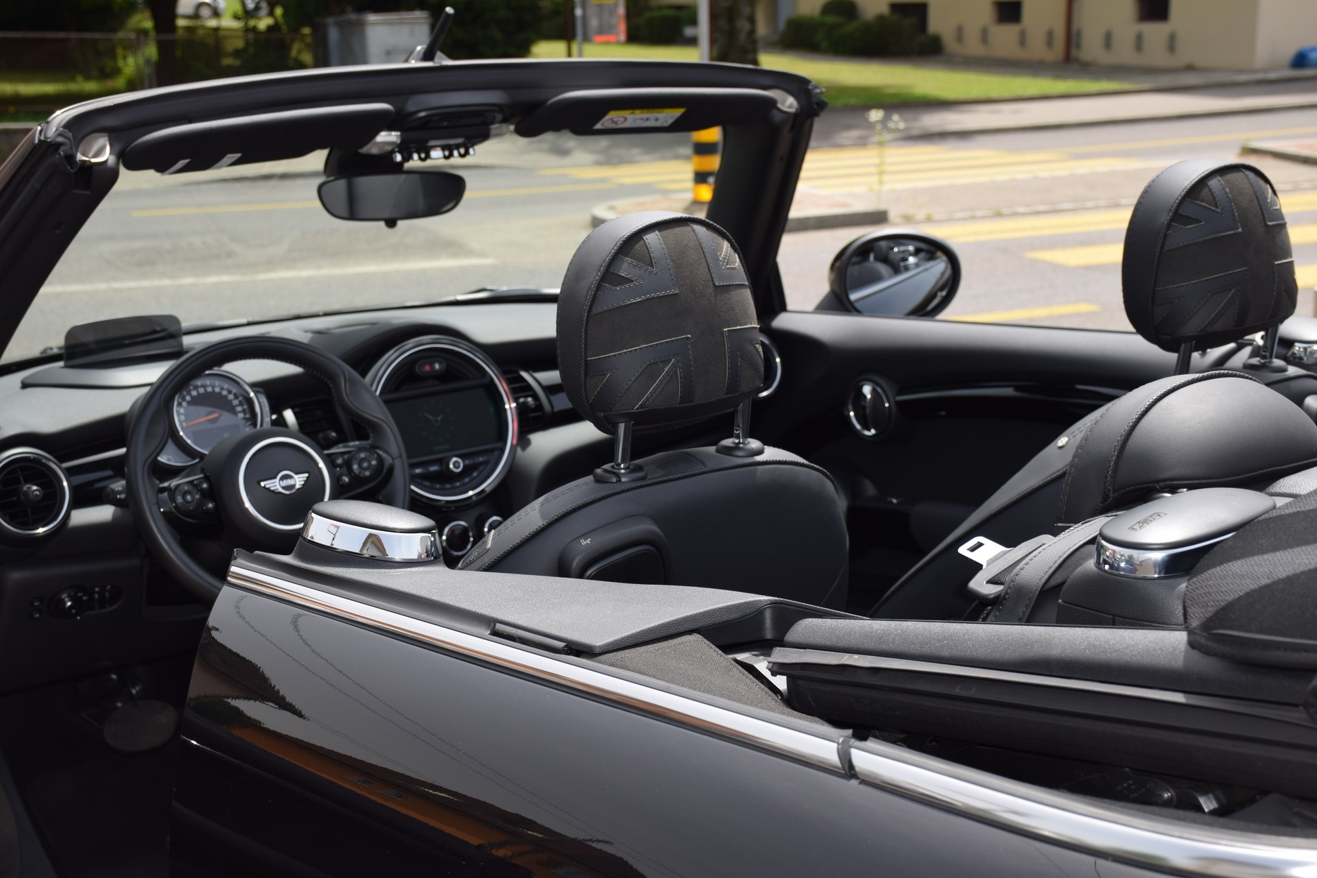 MINI Cooper SD Cabriolet Steptronic-image-9