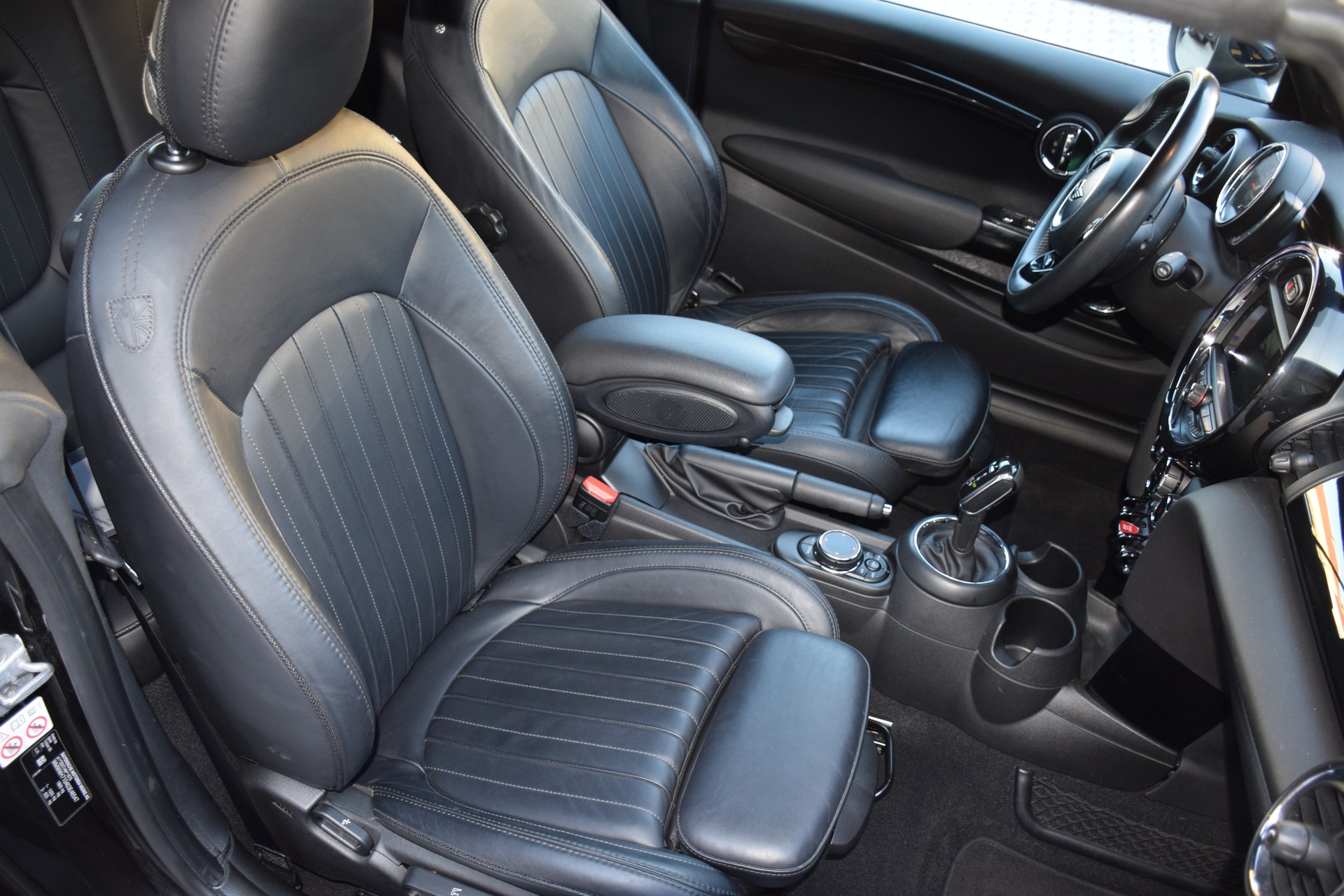 MINI Cooper SD Cabriolet Steptronic-image-8