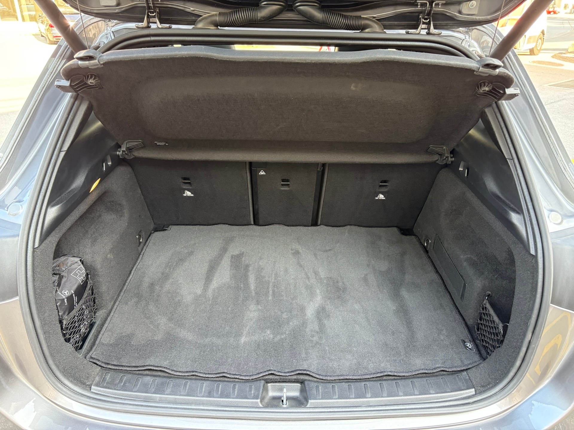 MERCEDES-BENZ GLA 250 AMG Line 4Matic-image-15