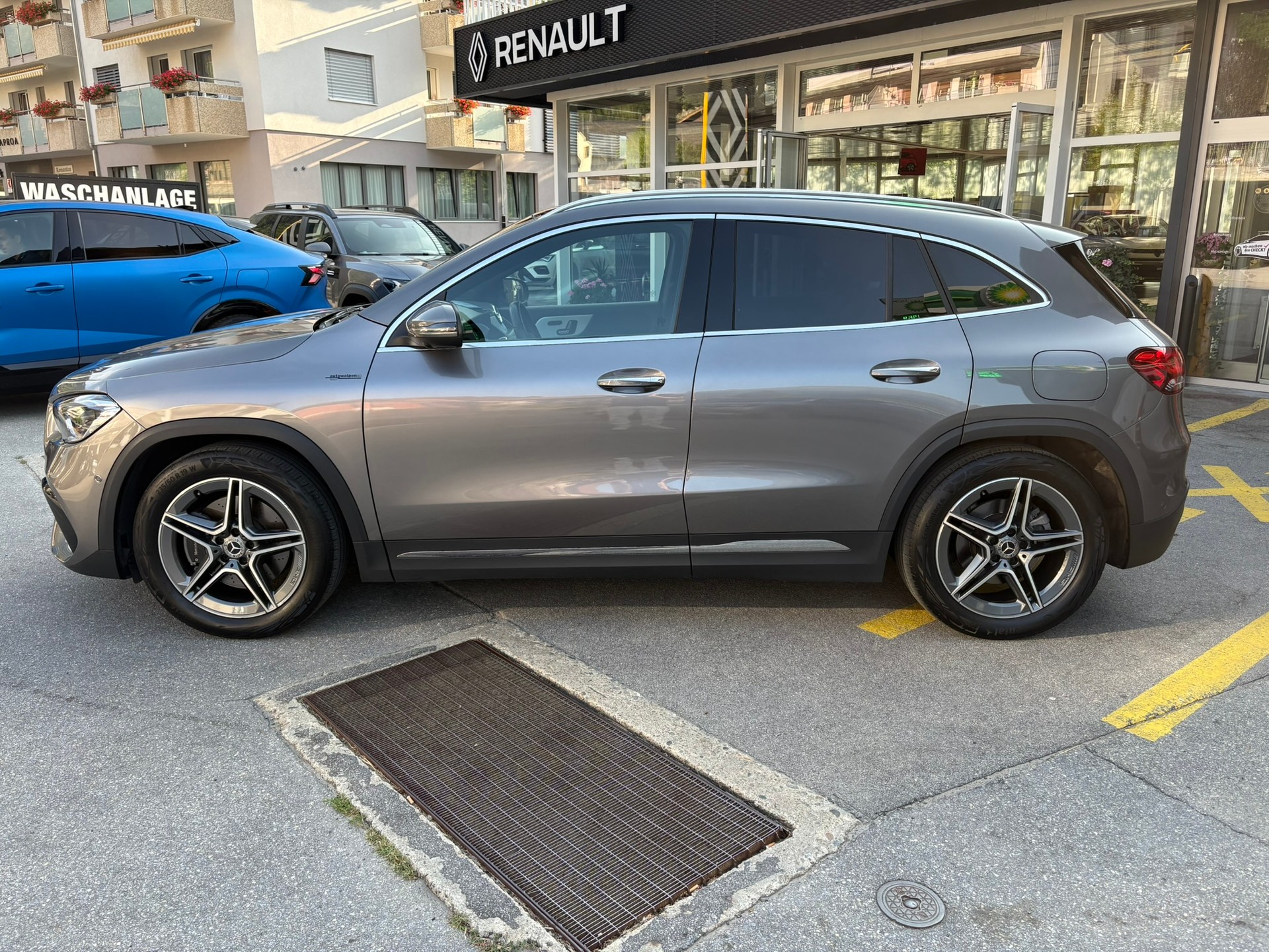 MERCEDES-BENZ GLA 250 AMG Line 4Matic-image-7