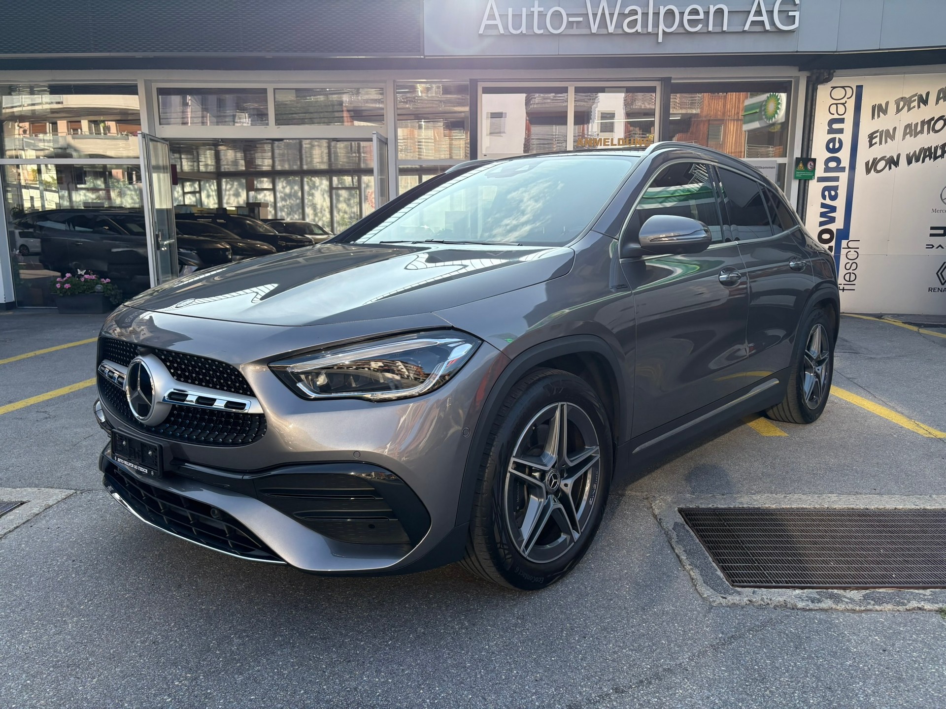MERCEDES-BENZ GLA 250 AMG Line 4Matic