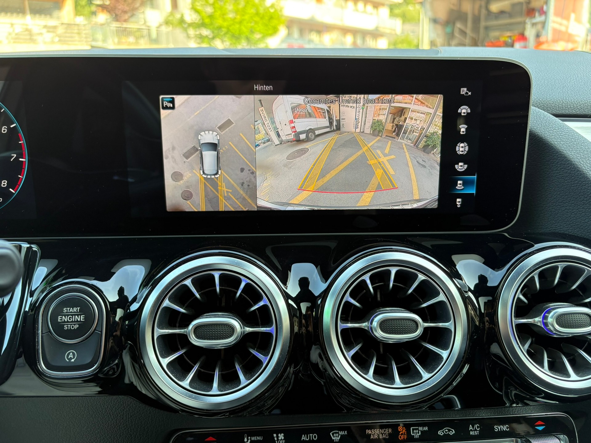 MERCEDES-BENZ GLA 250 AMG Line 4Matic-image-10