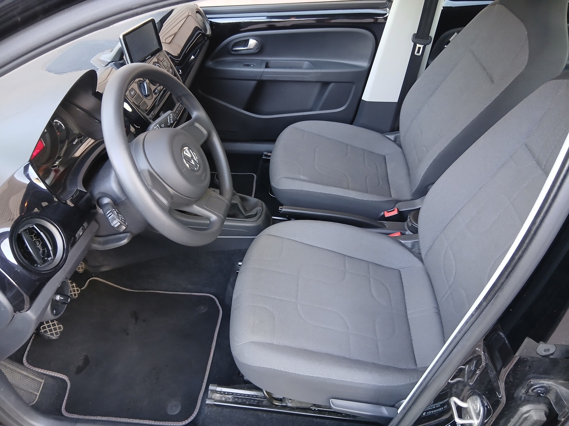 VW Up 1.0 BMT move up-image-6