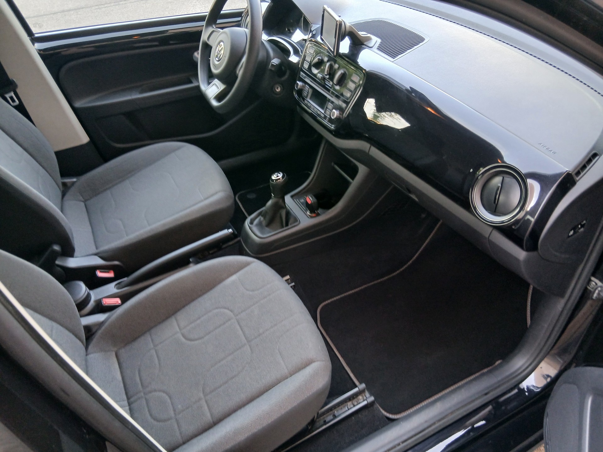 VW Up 1.0 BMT move up-image-8