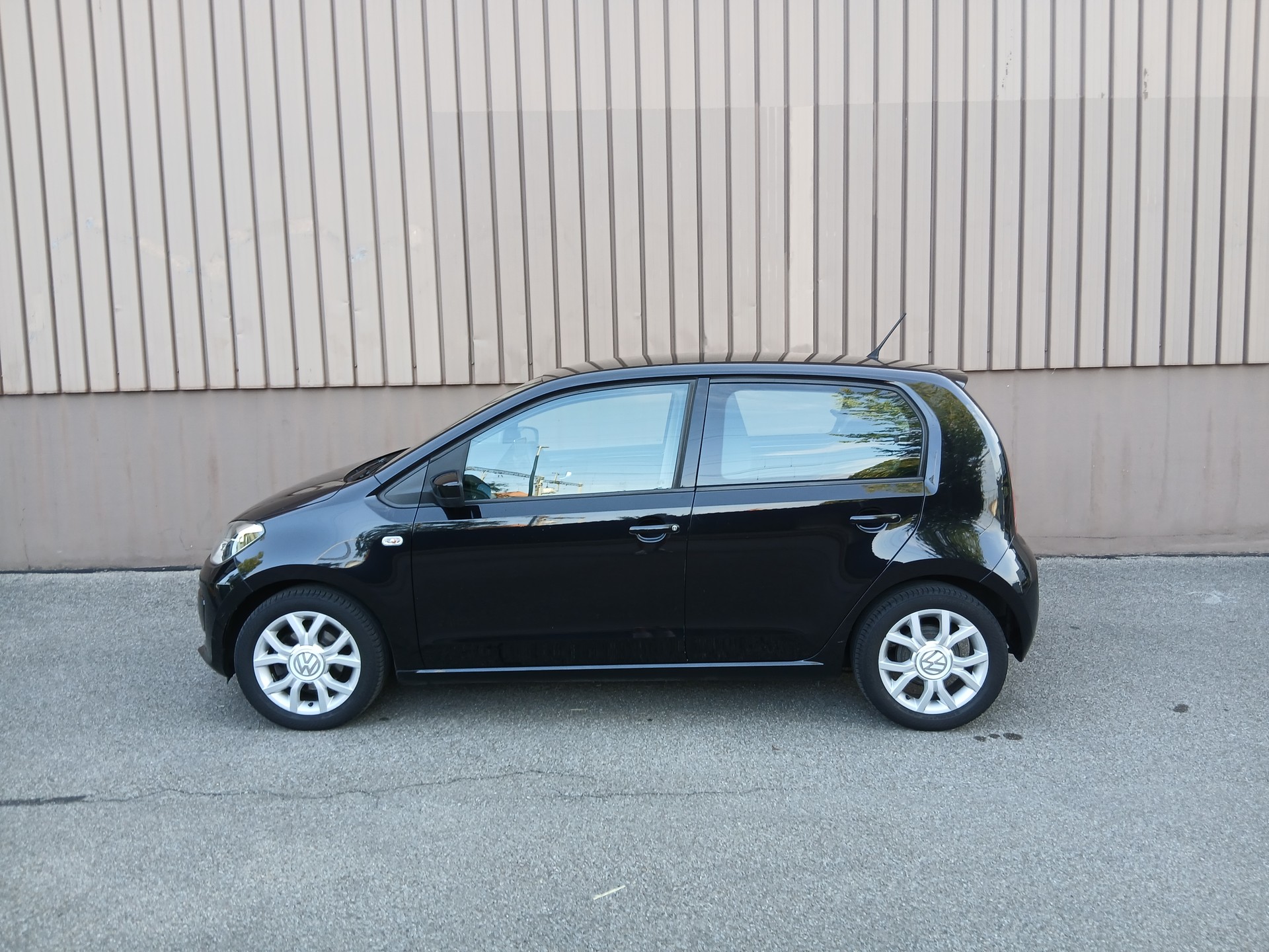 VW Up 1.0 BMT move up-image-1