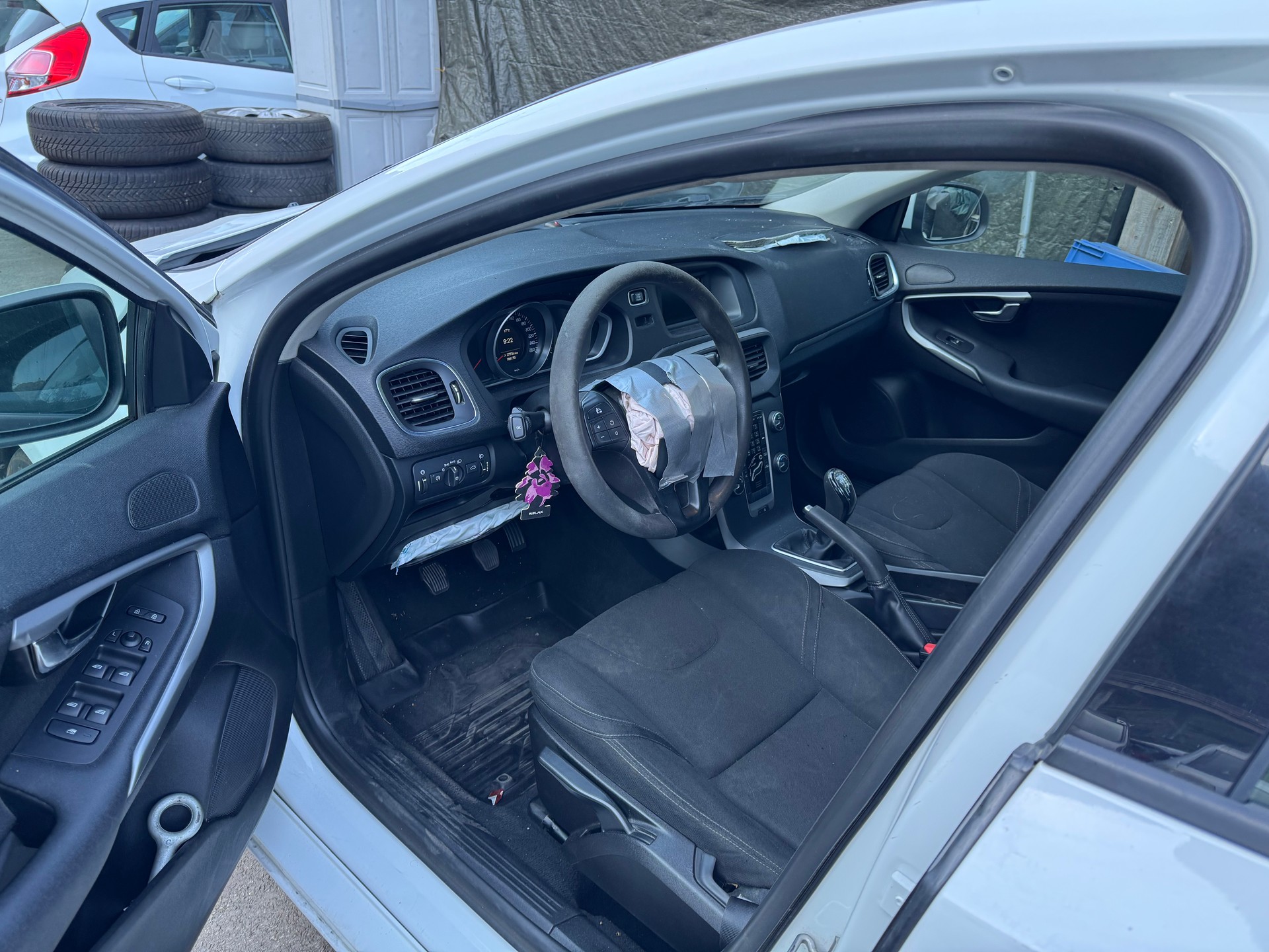 VOLVO V40 T2 Momentum-image-5