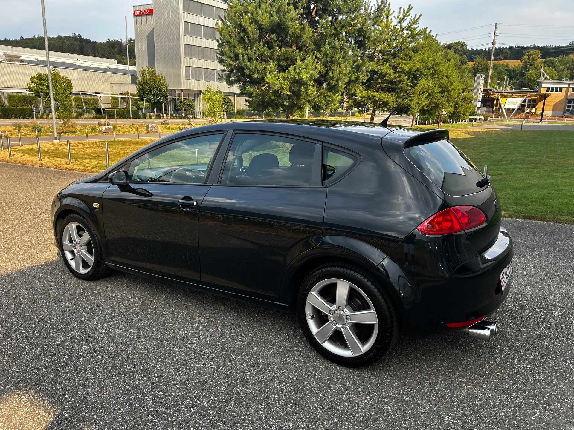 SEAT 2.0 TDI DPF Stylance DSG-image-1