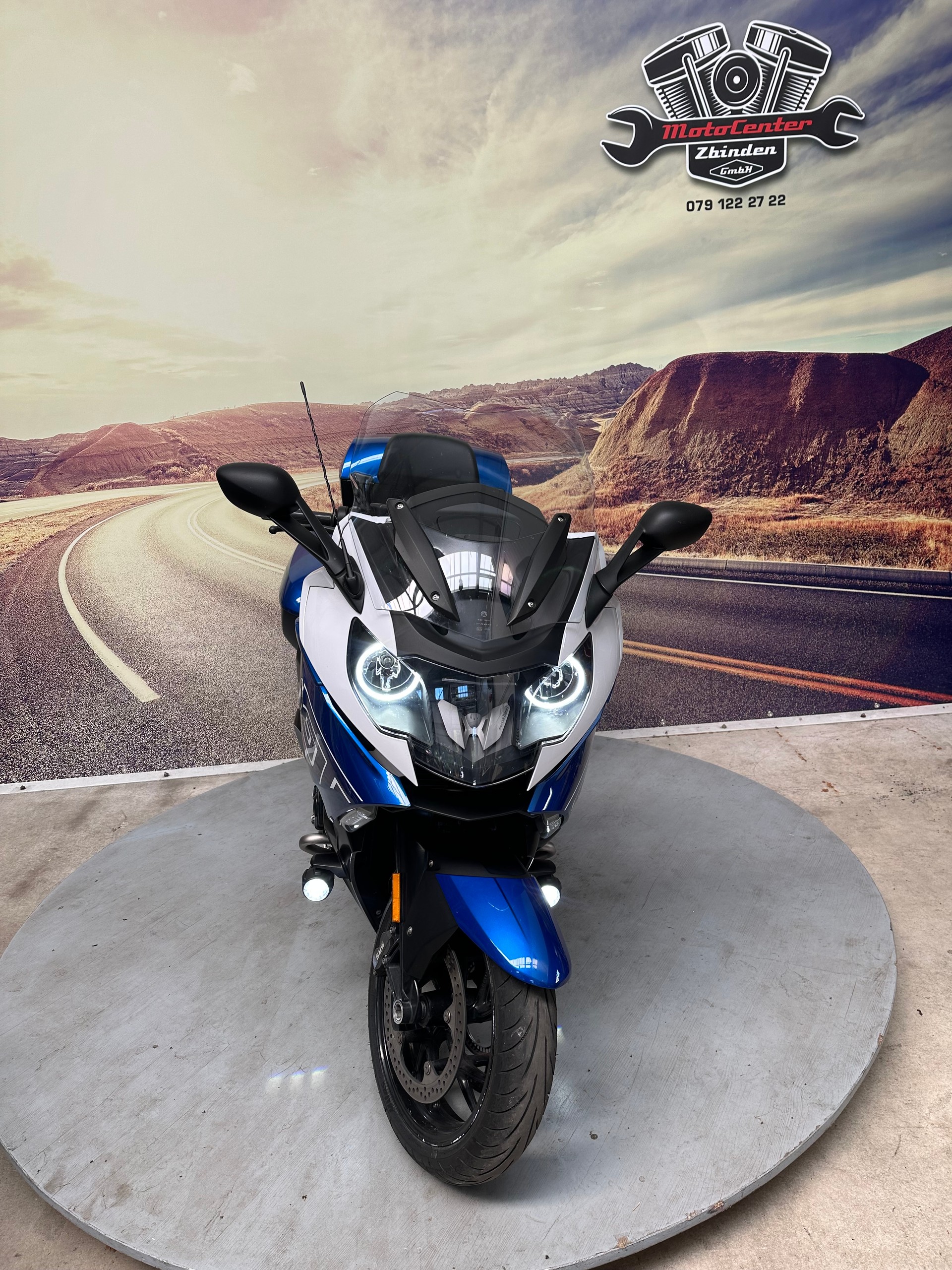 BMW K 1600 GT mit Rückwärtsgang-showroom-element-2