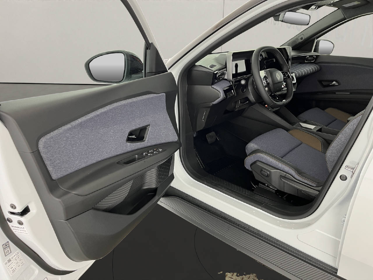 RENAULT R5 E-Tech Comfort Range techno-image-5