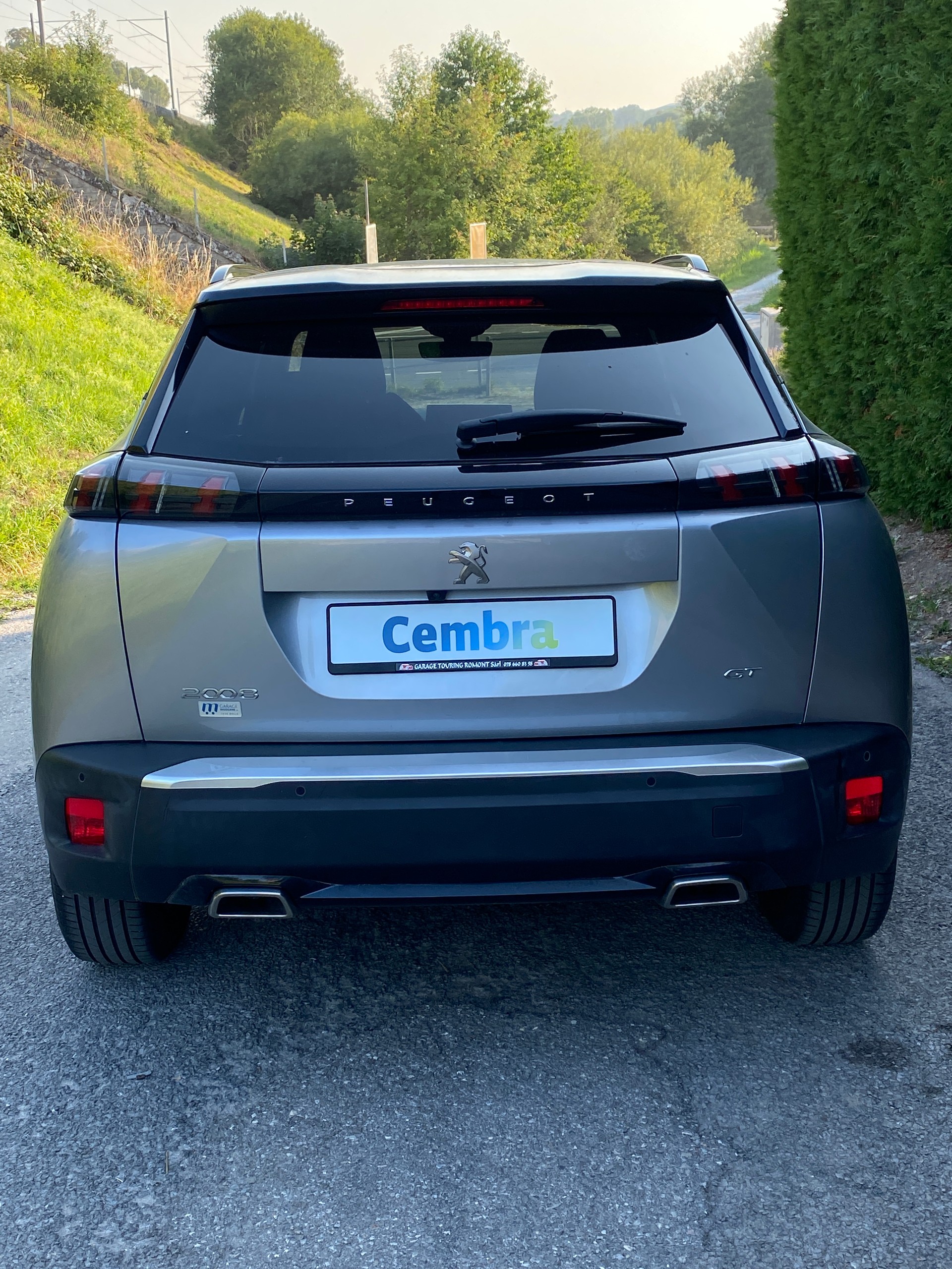 PEUGEOT 2008 1.2 PureTech GT Pack EAT8-image-2