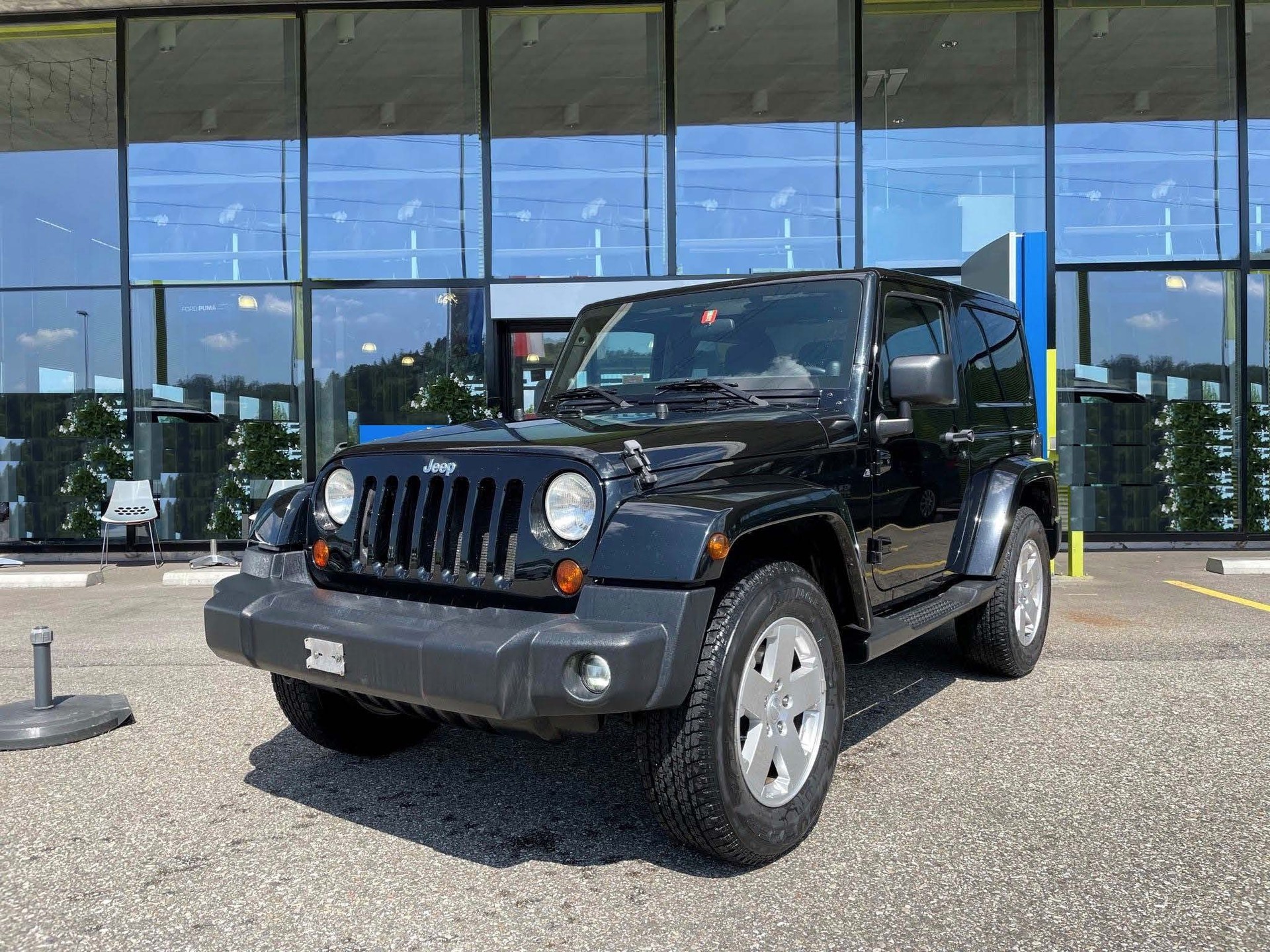 JEEP 3.8 V6 Sahara-image-0