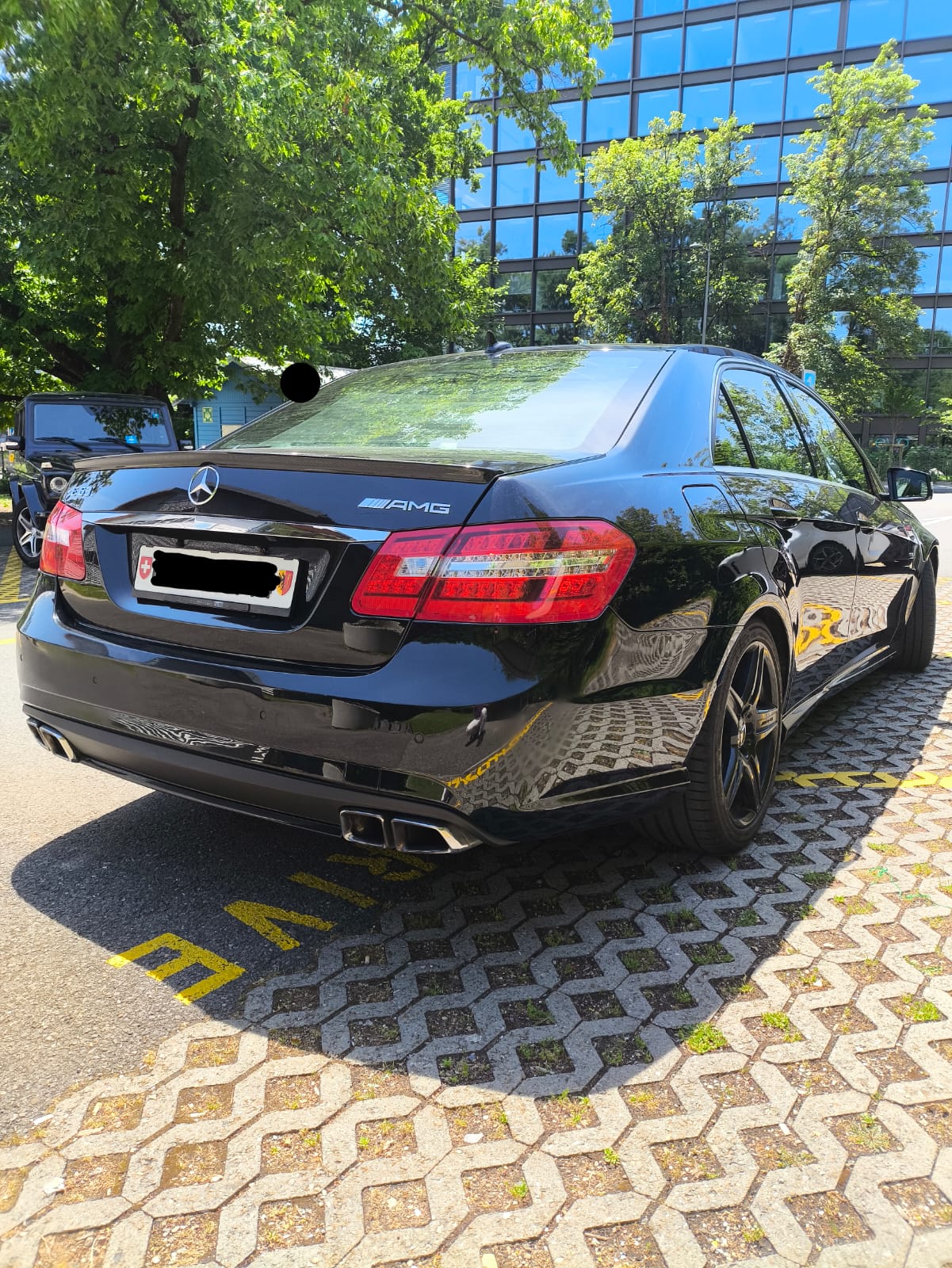 MERCEDES-BENZ E 63 V8 AMG-image-1