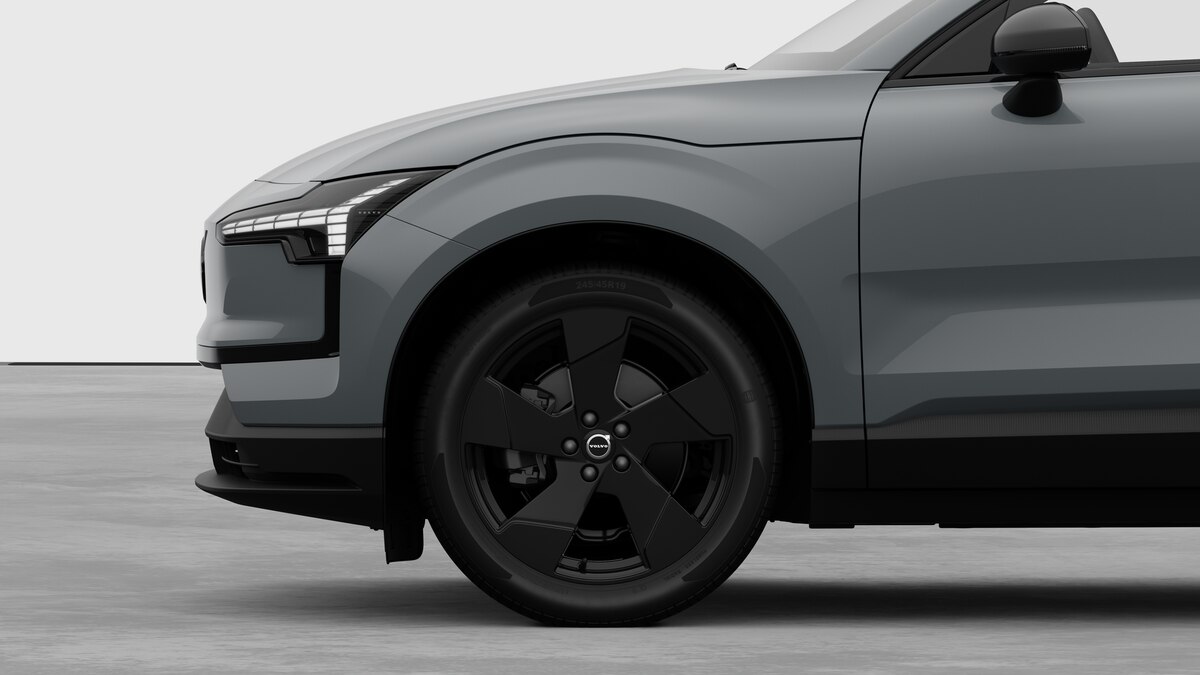 VOLVO EX 30 E60 Plus Swiss Black Edition-image-7