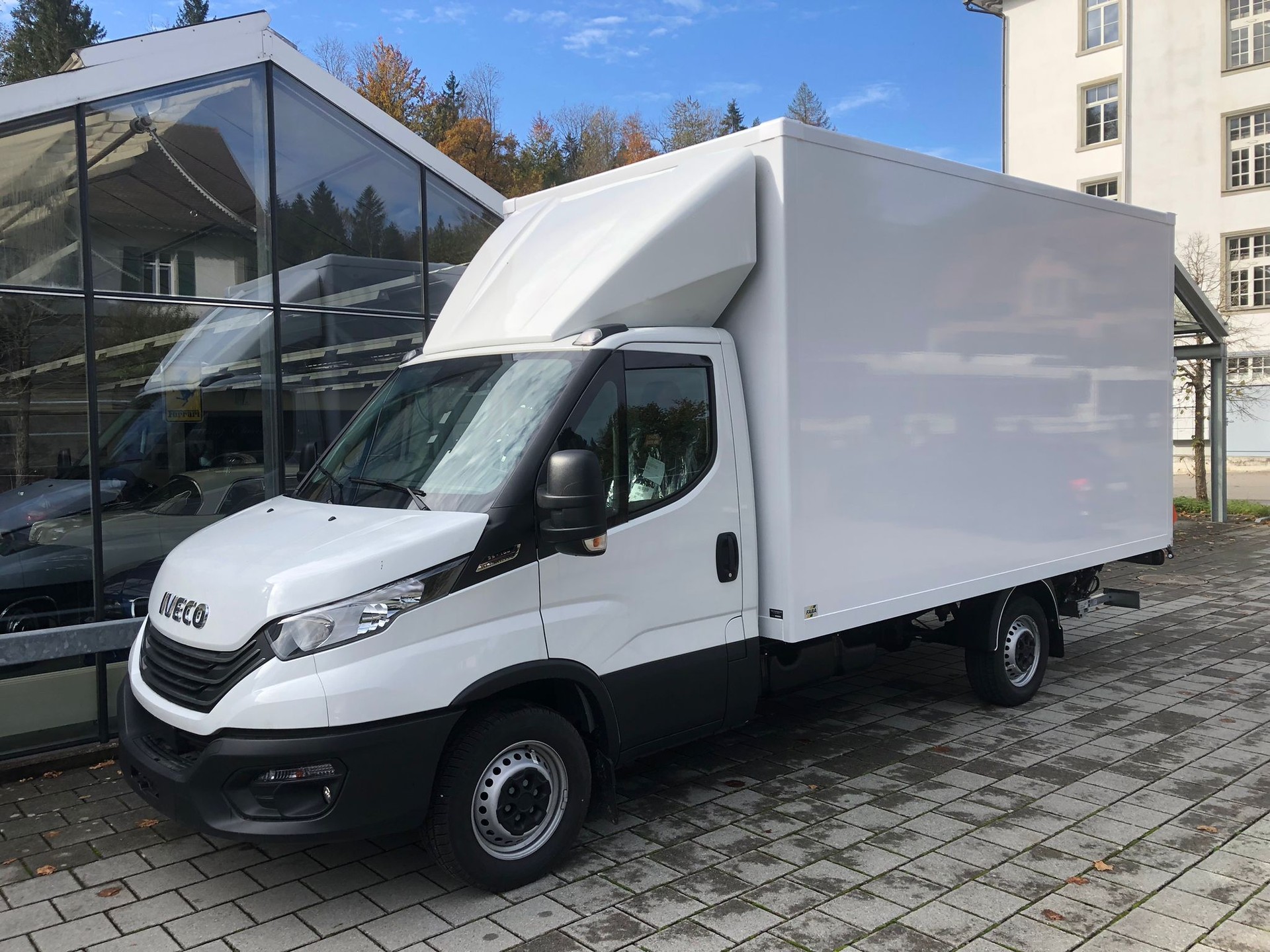 IVECO 35 S 16 H 3.0 A8 Kasten Hebebühne-image-1