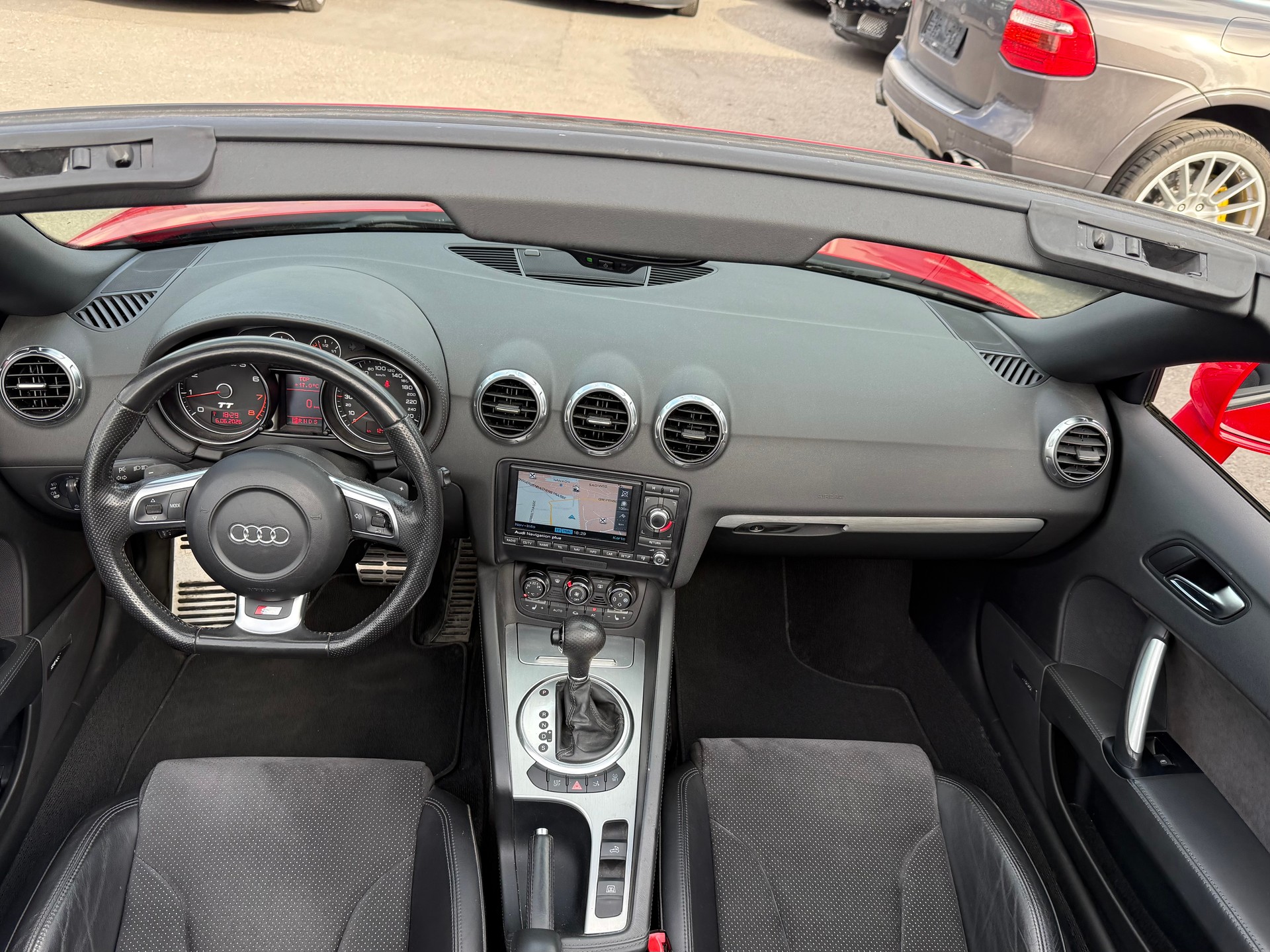 AUDI TT Roadster 2.0 TFSI S-Tronic S-line / Frisch ab MFK / Servicegepflegt bei AMAG / Carbon Paket / BOSE / Navi-image-9