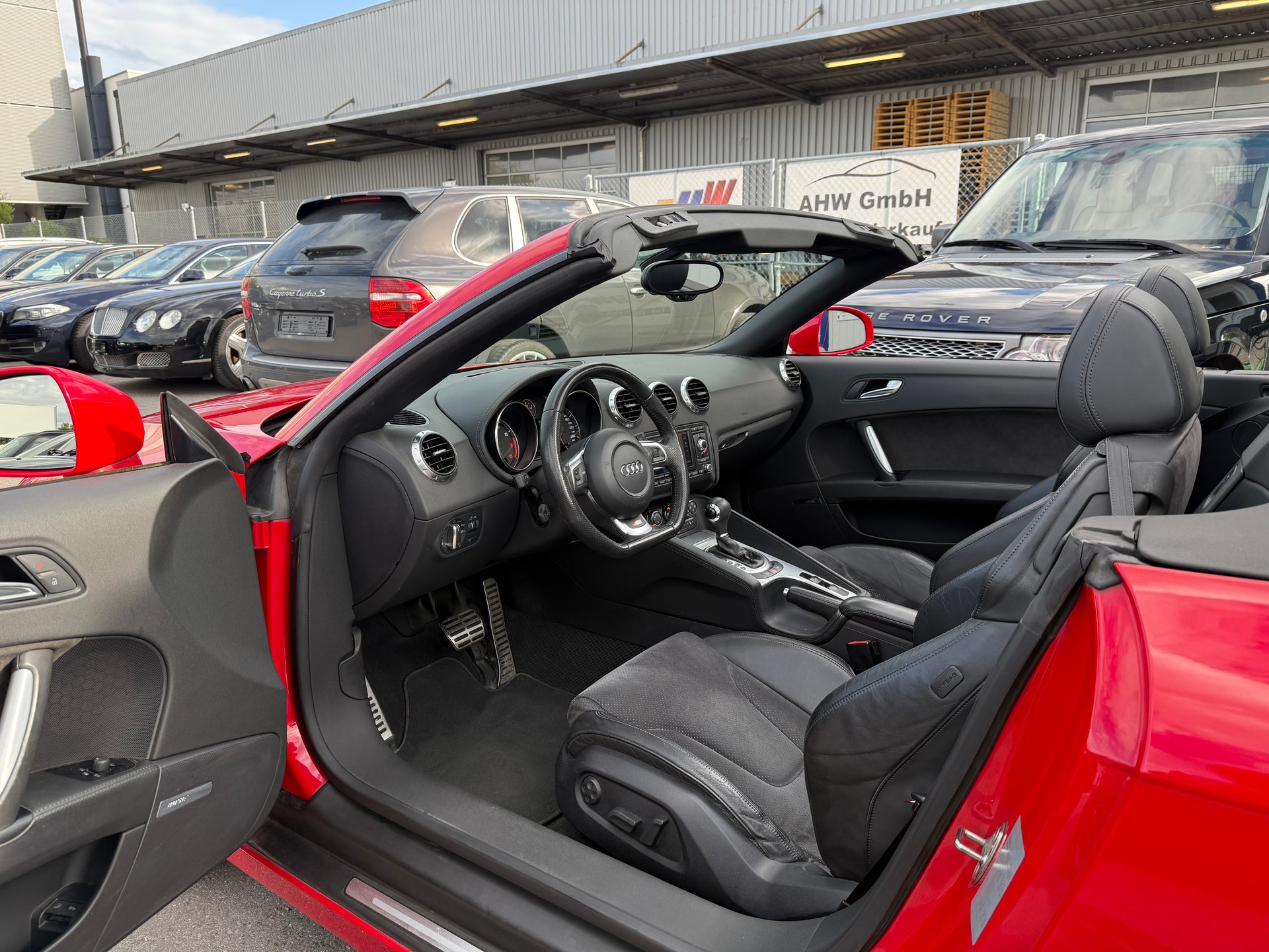 AUDI TT Roadster 2.0 TFSI S-Tronic S-line / Frisch ab MFK / Servicegepflegt bei AMAG / Carbon Paket / BOSE / Navi-image-10