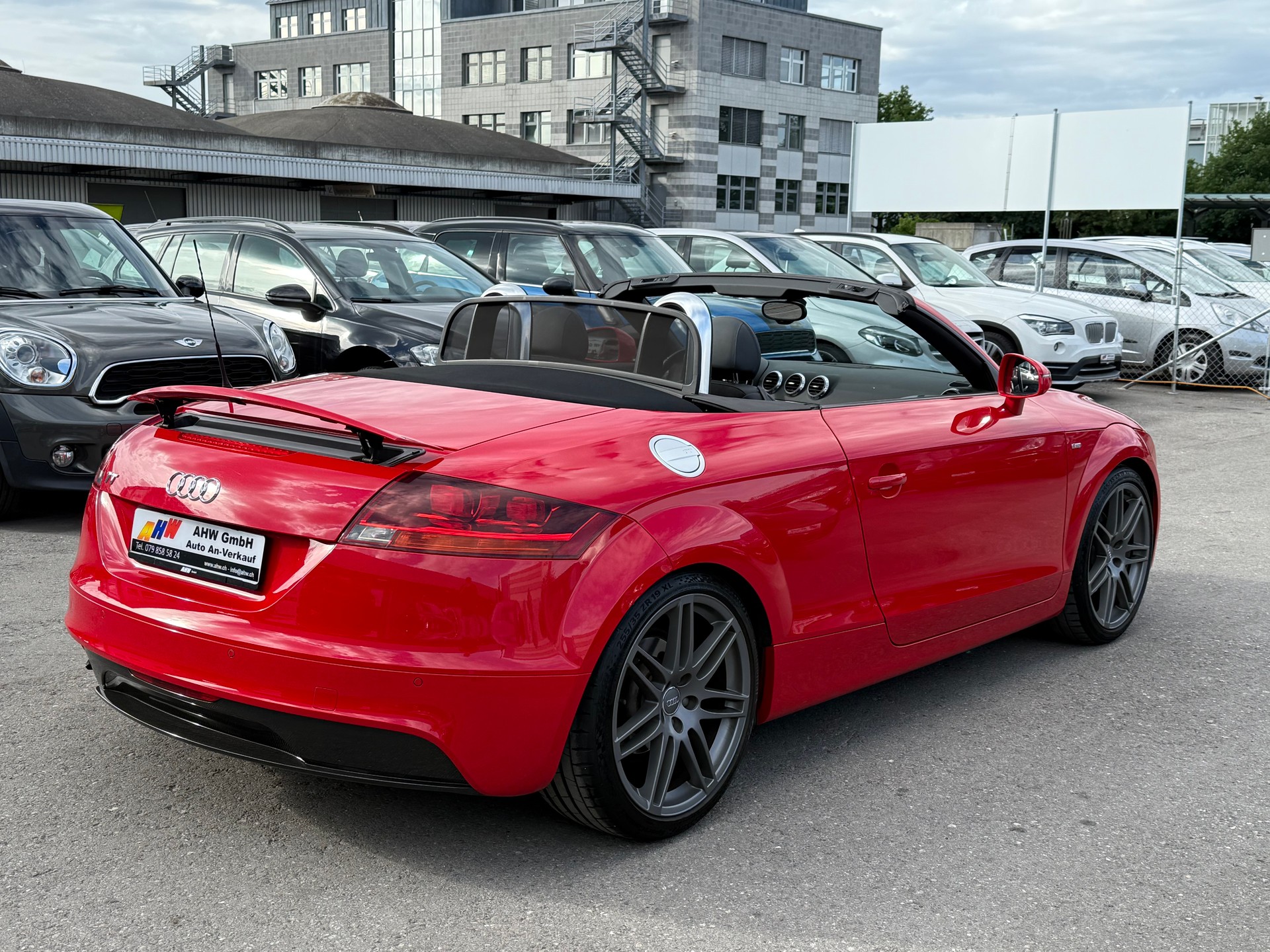 AUDI TT Roadster 2.0 TFSI S-Tronic S-line / Frisch ab MFK / Servicegepflegt bei AMAG / Carbon Paket / BOSE / Navi-image-3
