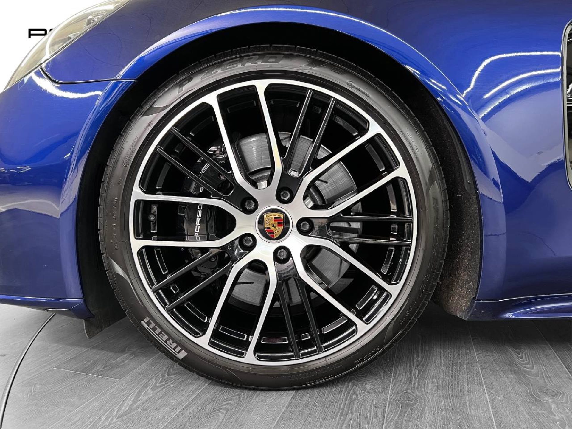 PORSCHE Panamera GTS Sport Turismo-image-10