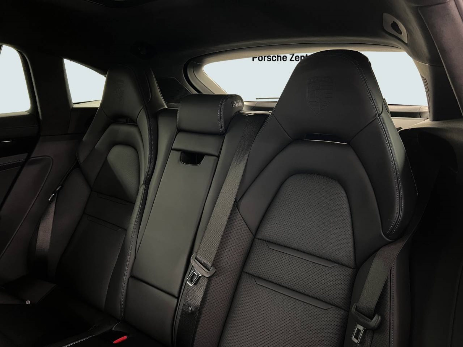PORSCHE Panamera GTS Sport Turismo-image-22