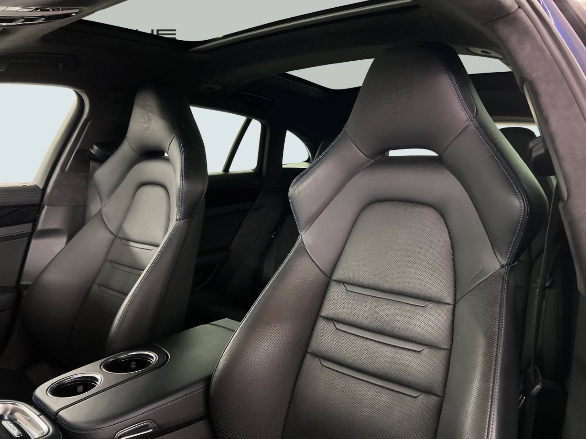 PORSCHE Panamera GTS Sport Turismo-image-4