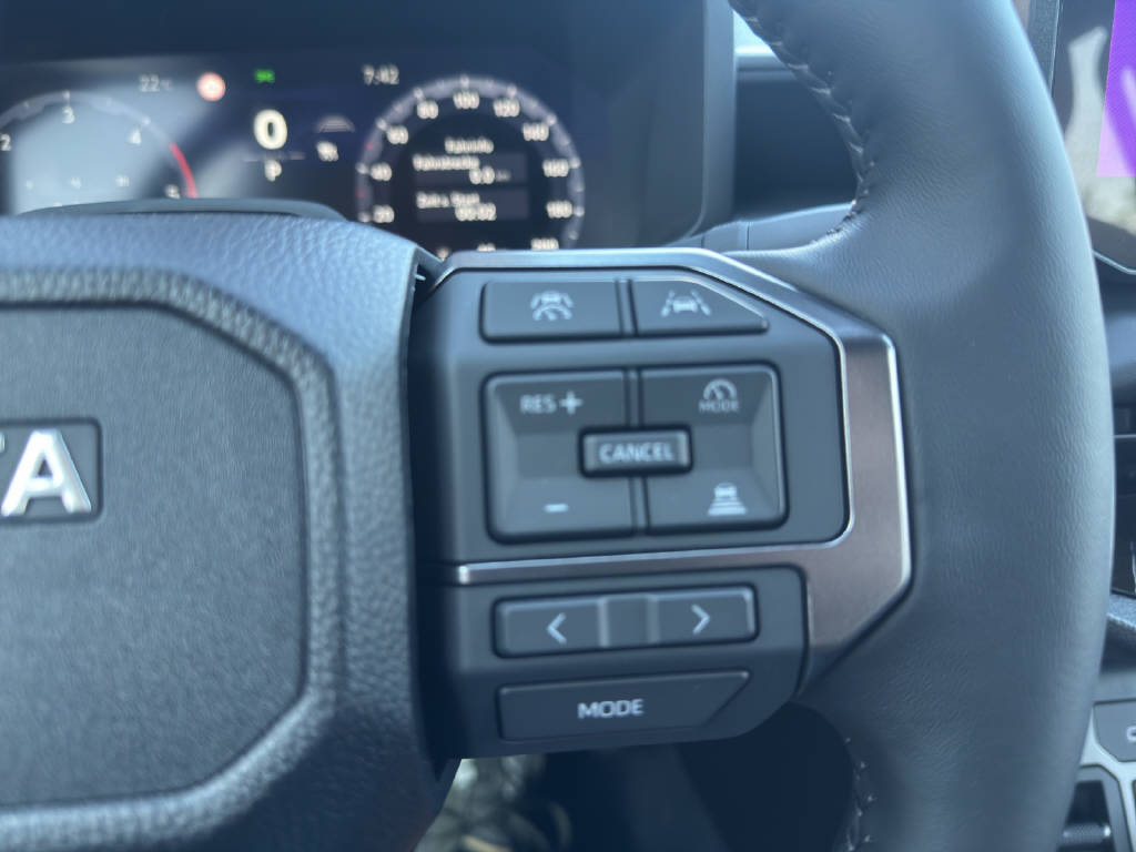 TOYOTA Hilux Double Cab.-Pick-up 2.8 D-4D MHEV 204 Style-image-8