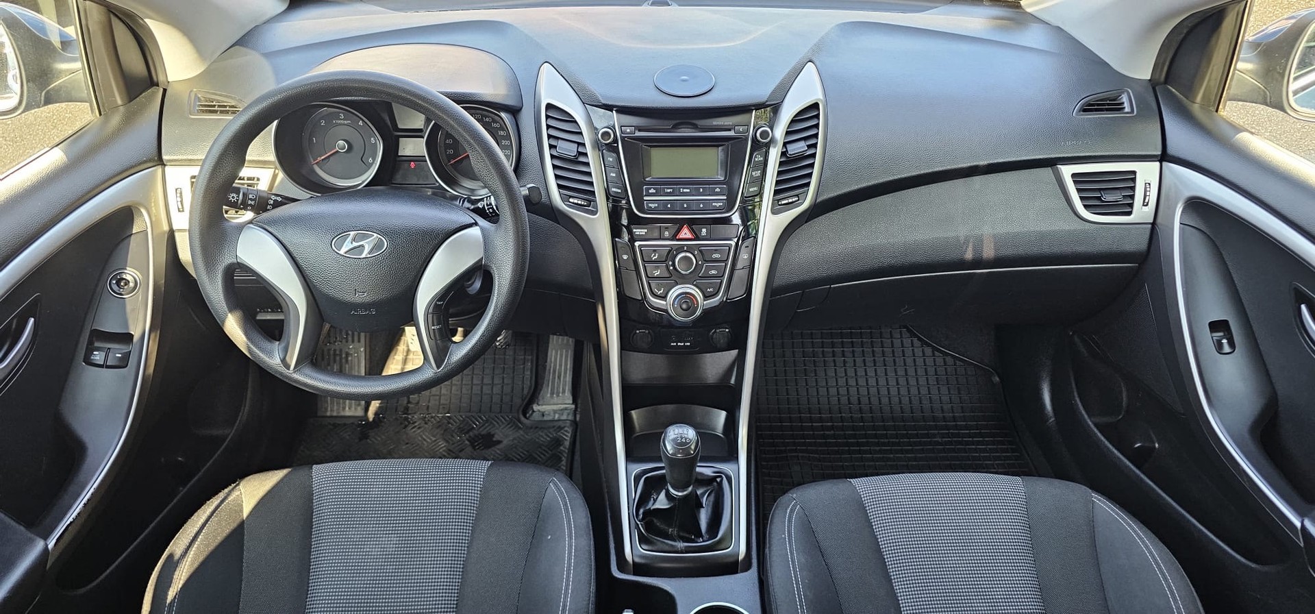 HYUNDAI i30 Wagon 1.6 CRDi Plena-image-11