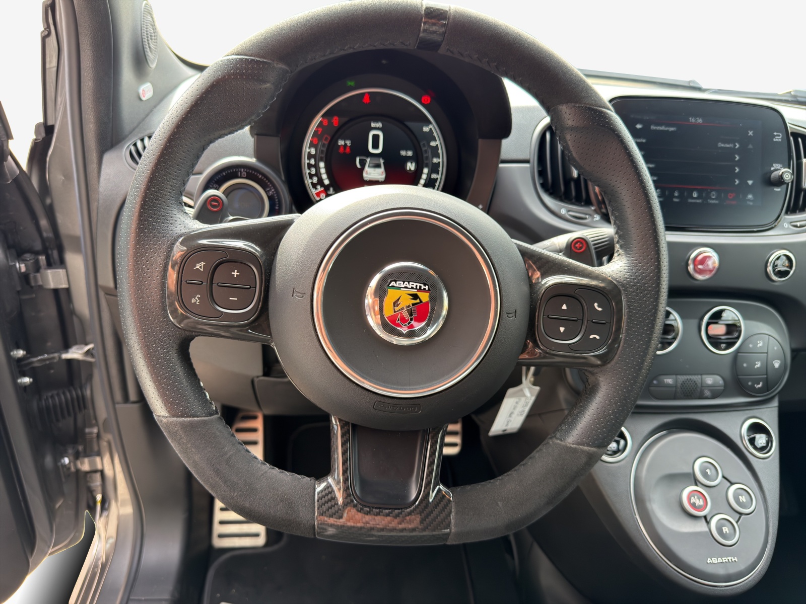 FIAT 695C 1.4 16V Turbo Abarth Competizione Dualogic-image-9