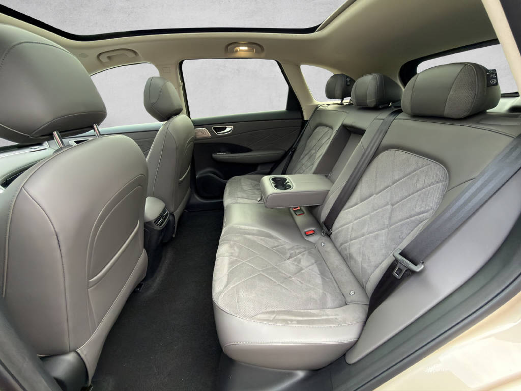 MG S6 EV 77 kWh Luxury 4WD-image-6