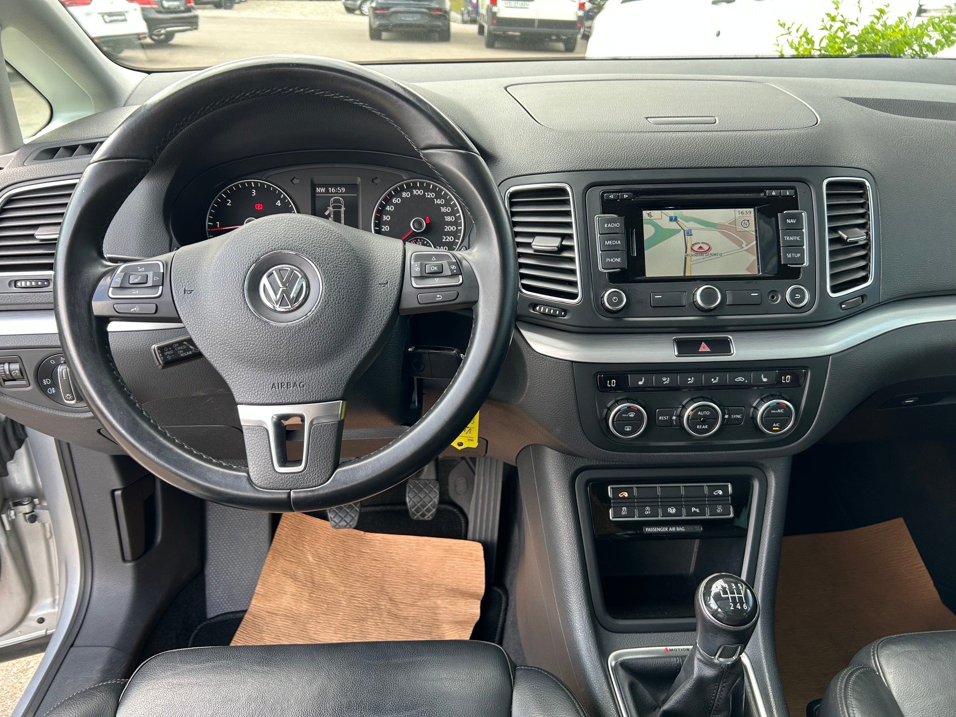 VW Sharan 2.0 TDI BMT Highline 4Motion-image-12