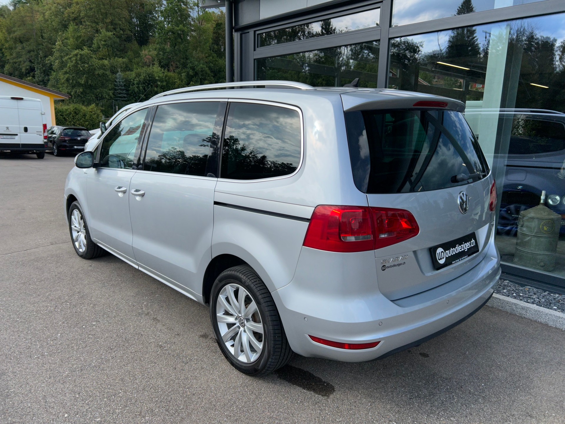 VW Sharan 2.0 TDI BMT Highline 4Motion-image-4